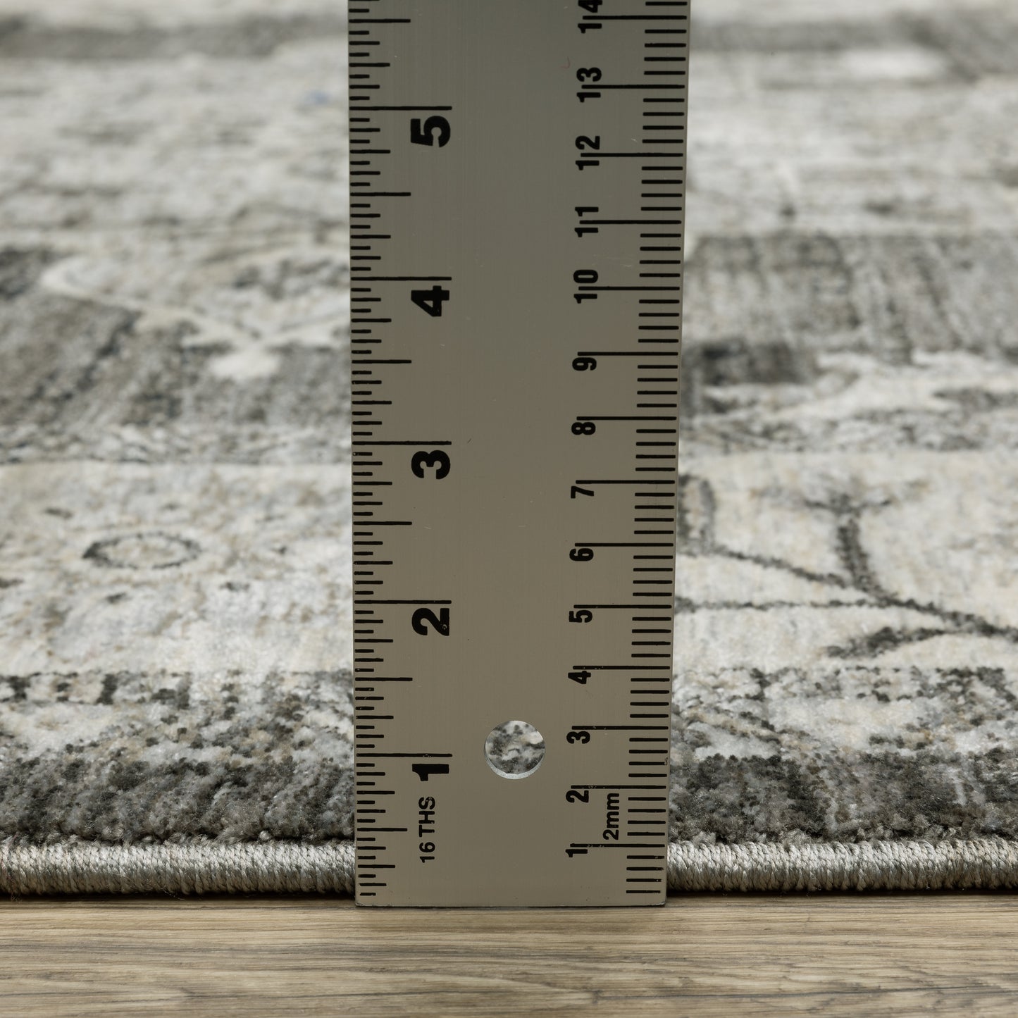 Chamberlain Medallion Grey/ Beige Distressed Cut Pile Rug