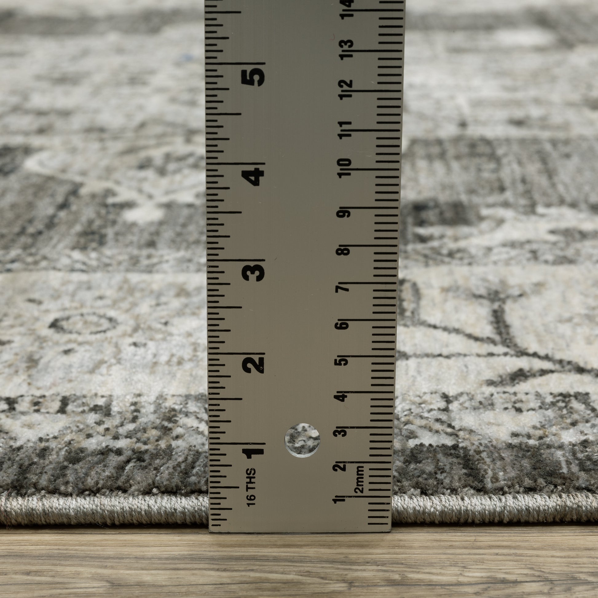 Chamberlain Medallion Grey/ Beige Distressed Cut Pile Rug