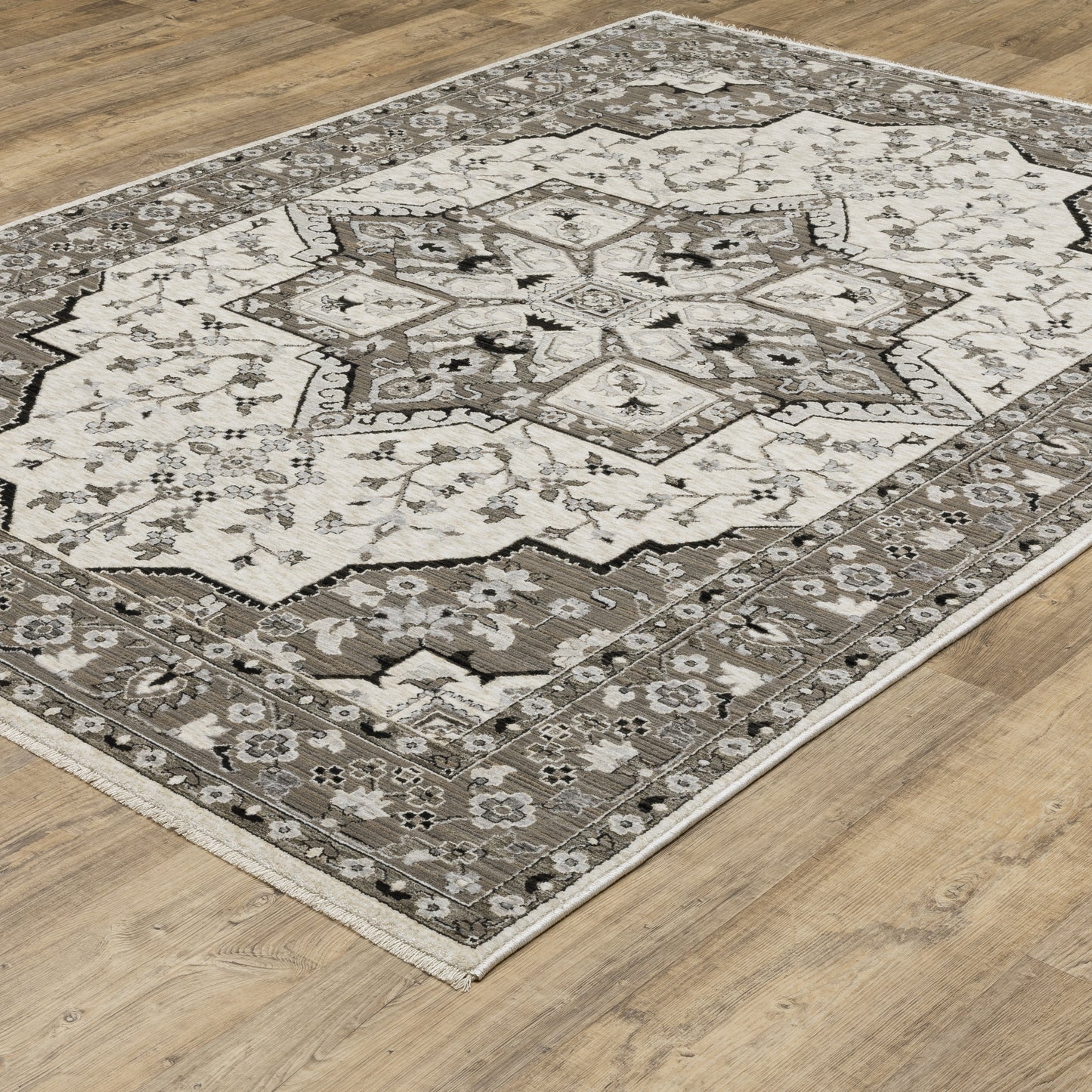 Chamberlain Medallion Ivory/ Grey Floral Cut Pile Rug