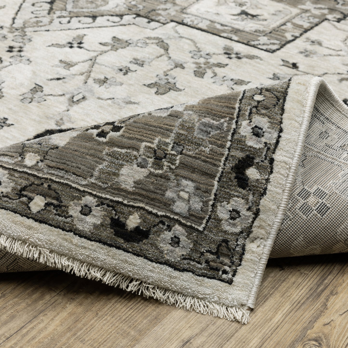Chamberlain Medallion Ivory/ Grey Floral Cut Pile Rug