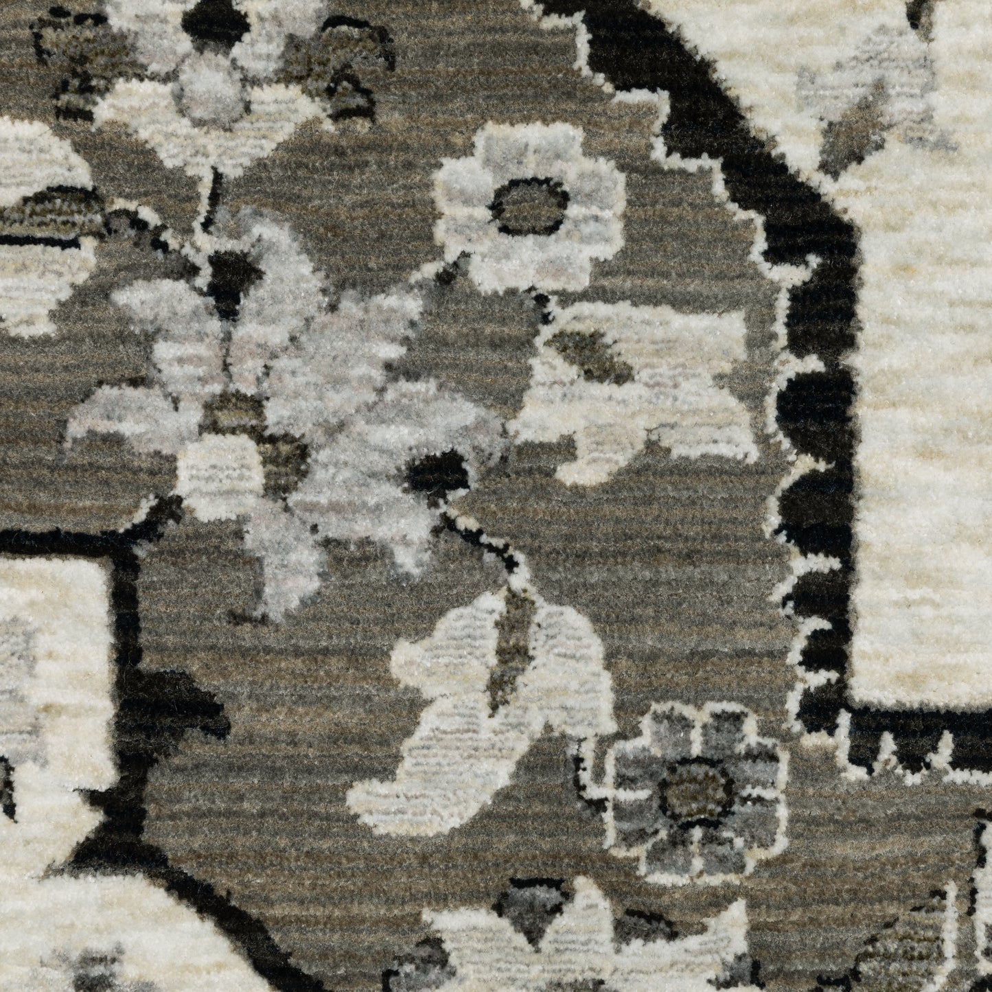Chamberlain Medallion Ivory/ Grey Floral Cut Pile Rug