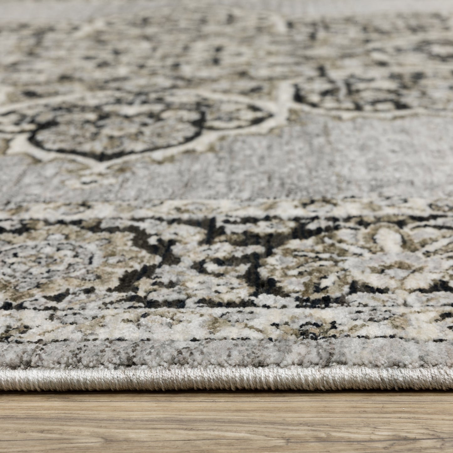 Chamberlain Medallion Grey/ Black Floral Cut Pile Rug