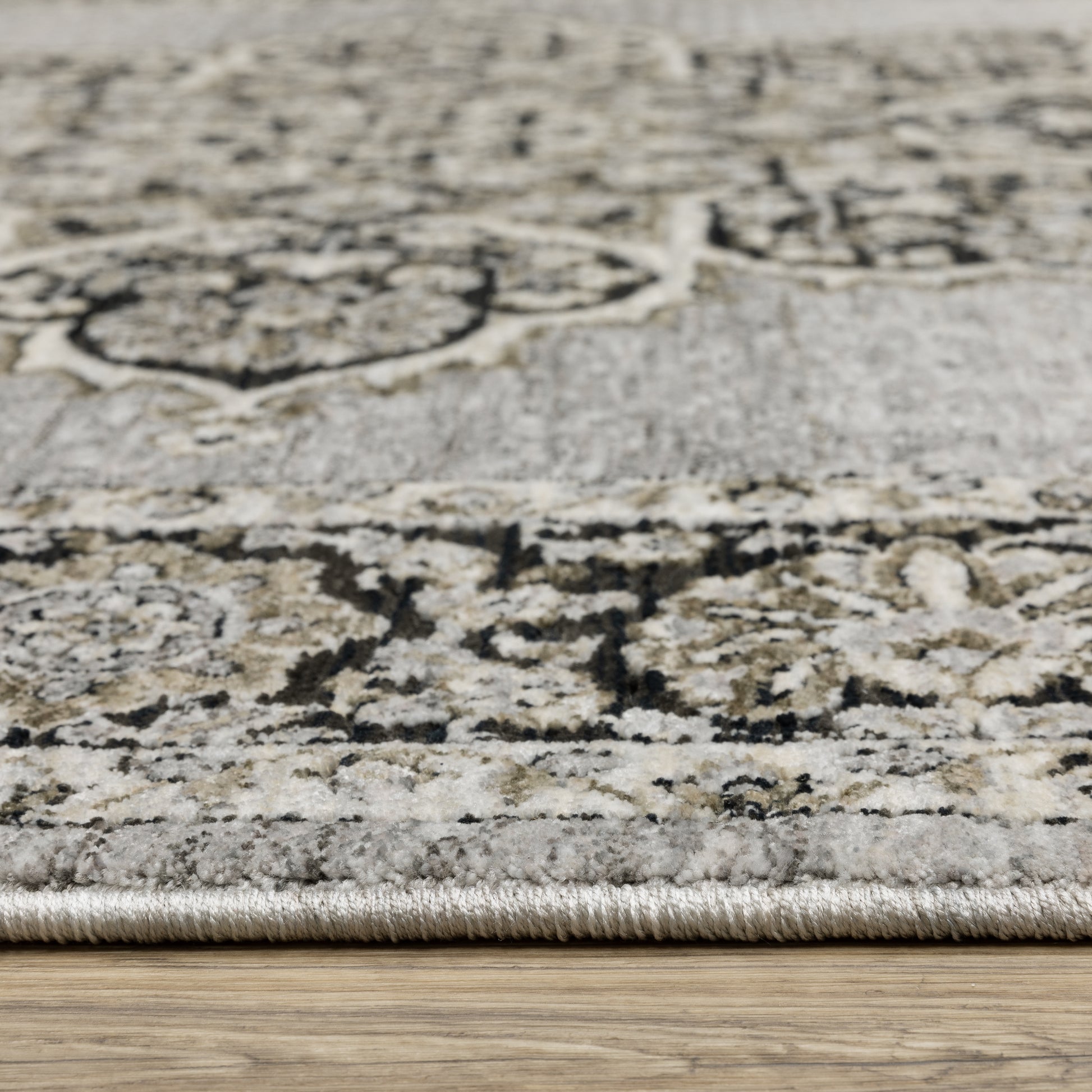 Chamberlain Medallion Grey/ Black Floral Cut Pile Rug