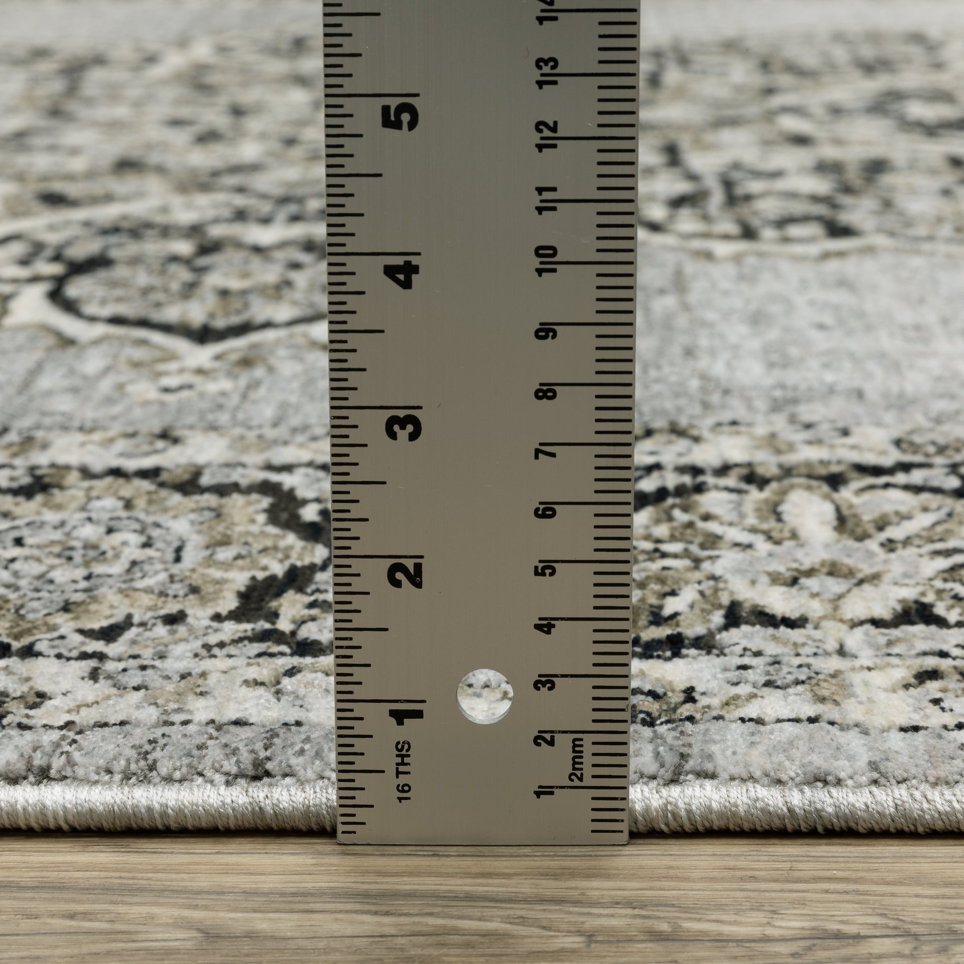 Chamberlain Medallion Grey/ Black Floral Cut Pile Rug