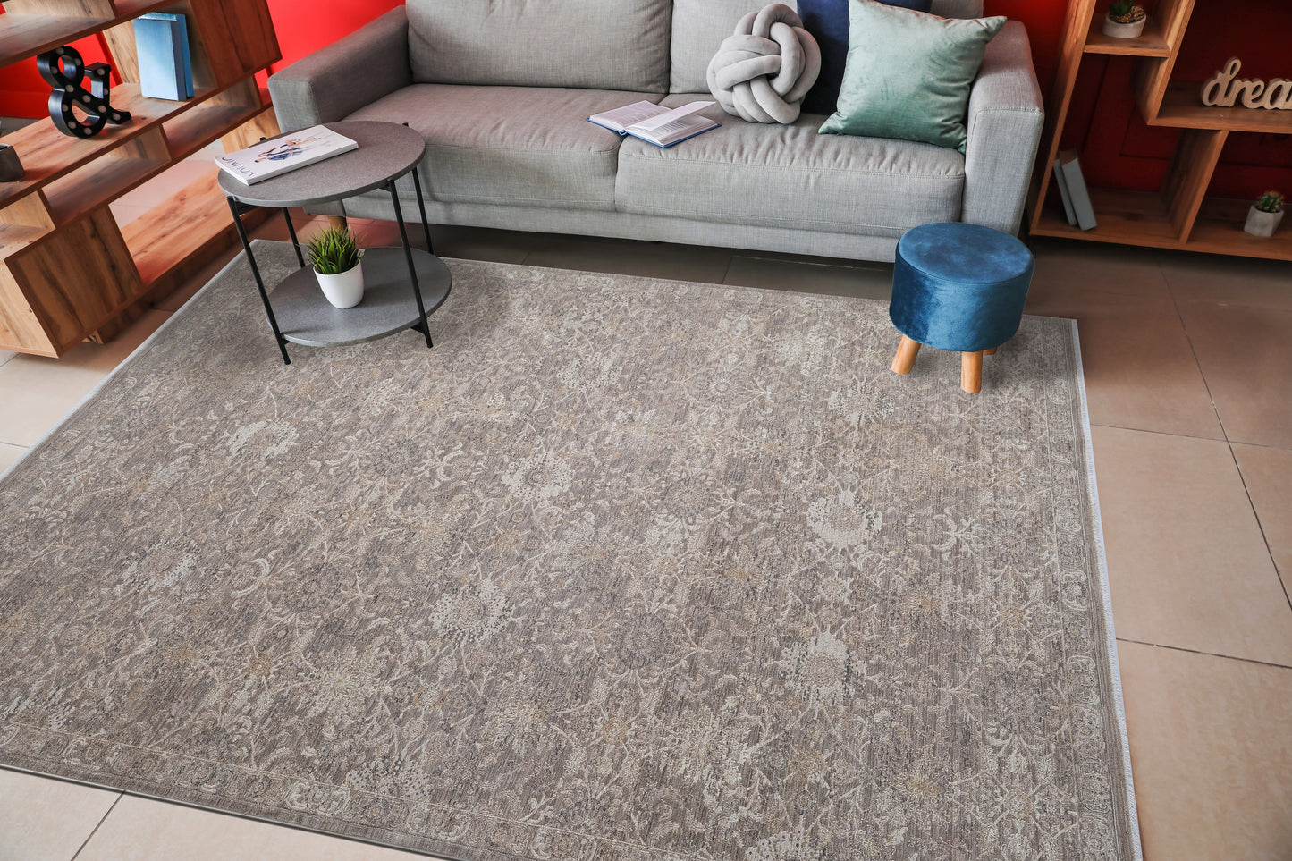 Lara Traditional Beige/Taupe Floral Low Pile Rug