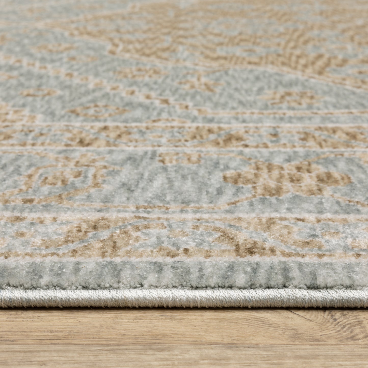 Echo Medallion Beige/ Blue Cut Pile Rug
