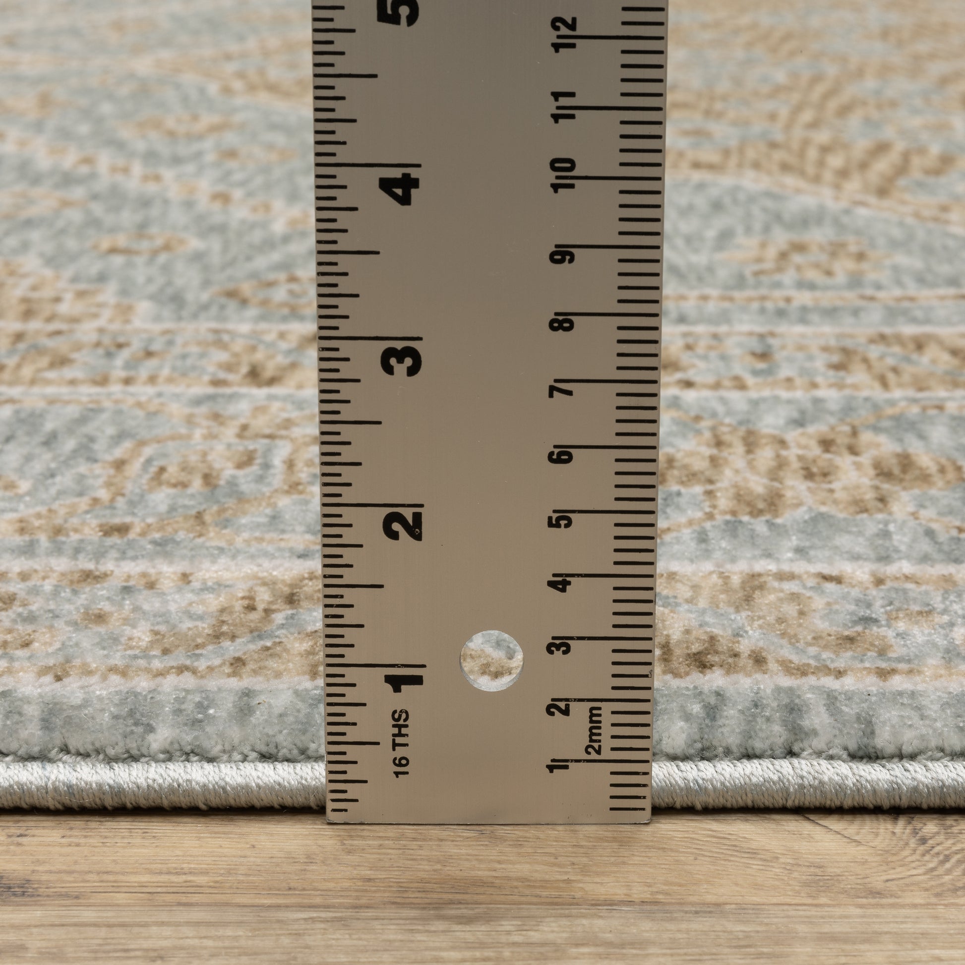 Echo Medallion Beige/ Blue Cut Pile Rug