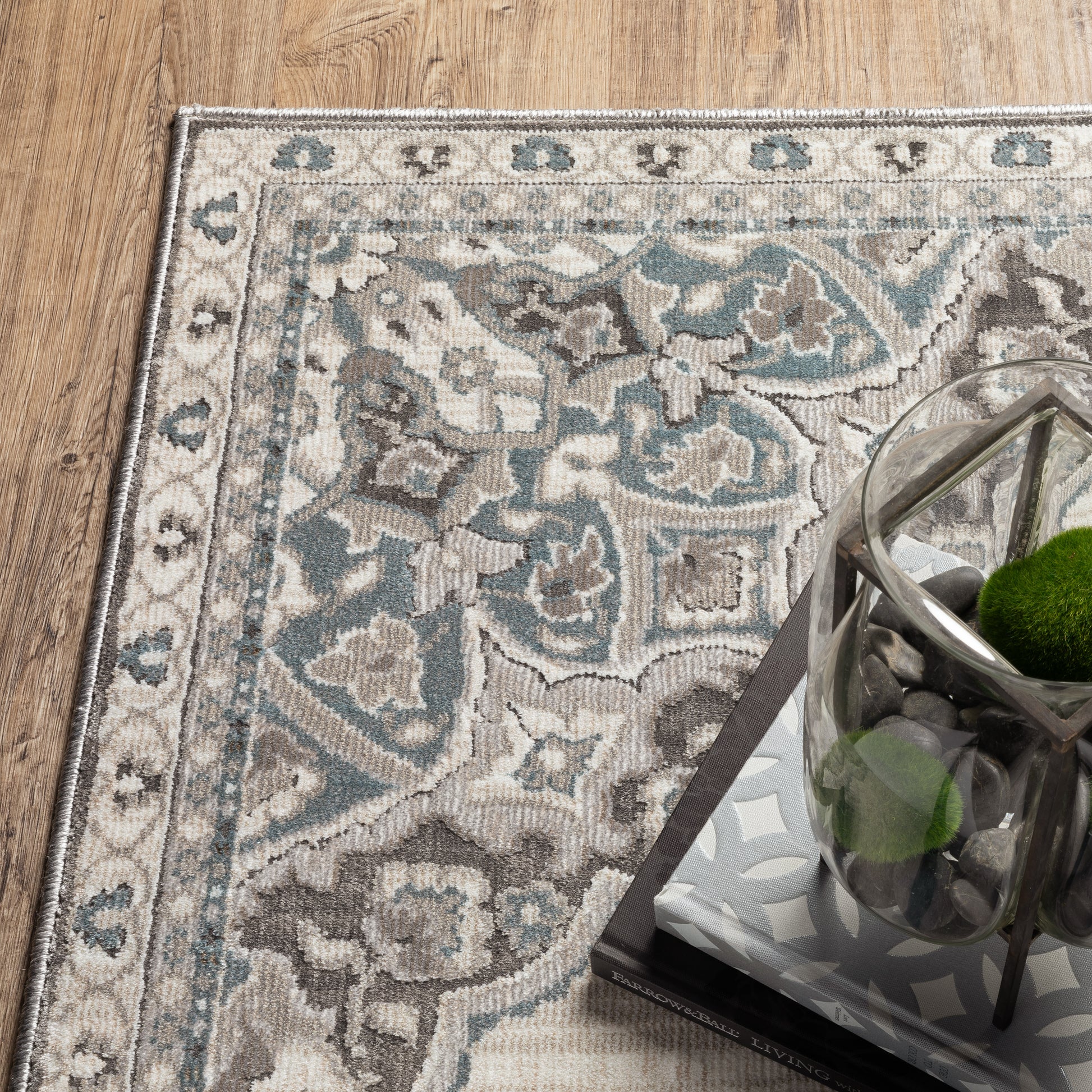 Ellington Medallion Ivory/ Blue Oriental Cut Pile Rug
