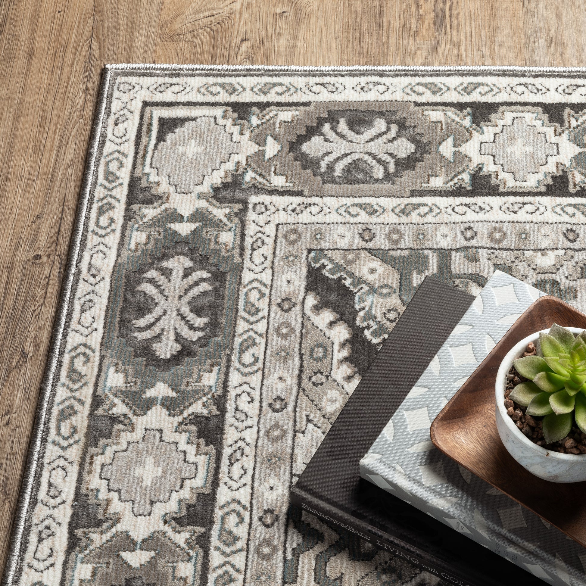 Ellington Geometric Grey/ Grey Trefoil Cut Pile Rug