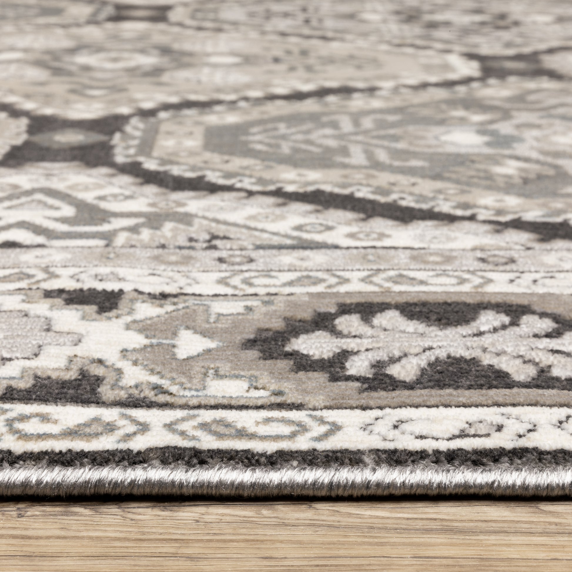 Ellington Geometric Grey/ Grey Trefoil Cut Pile Rug