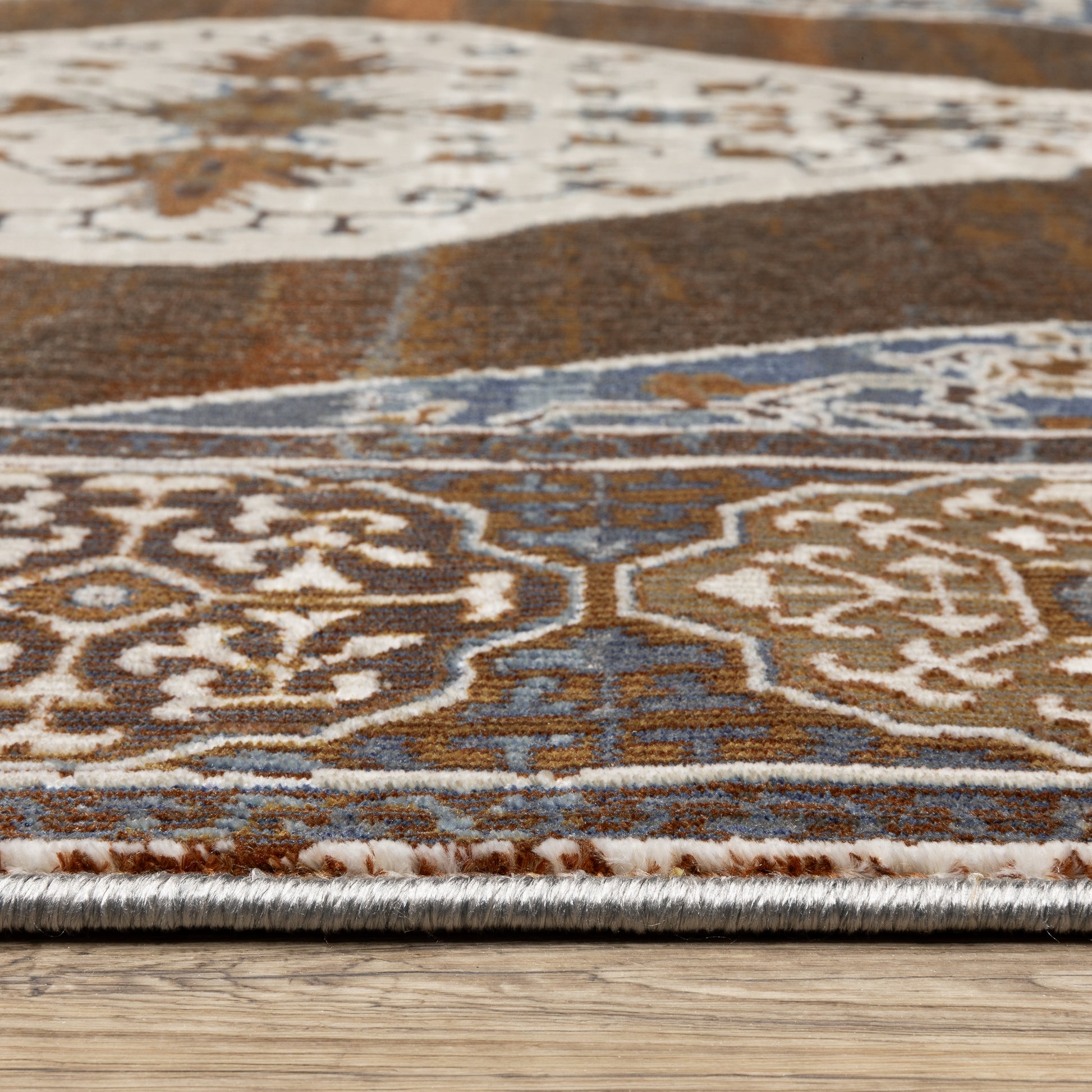 Ellington Medallion Rust/ Blue Oriental Cut Pile Rug