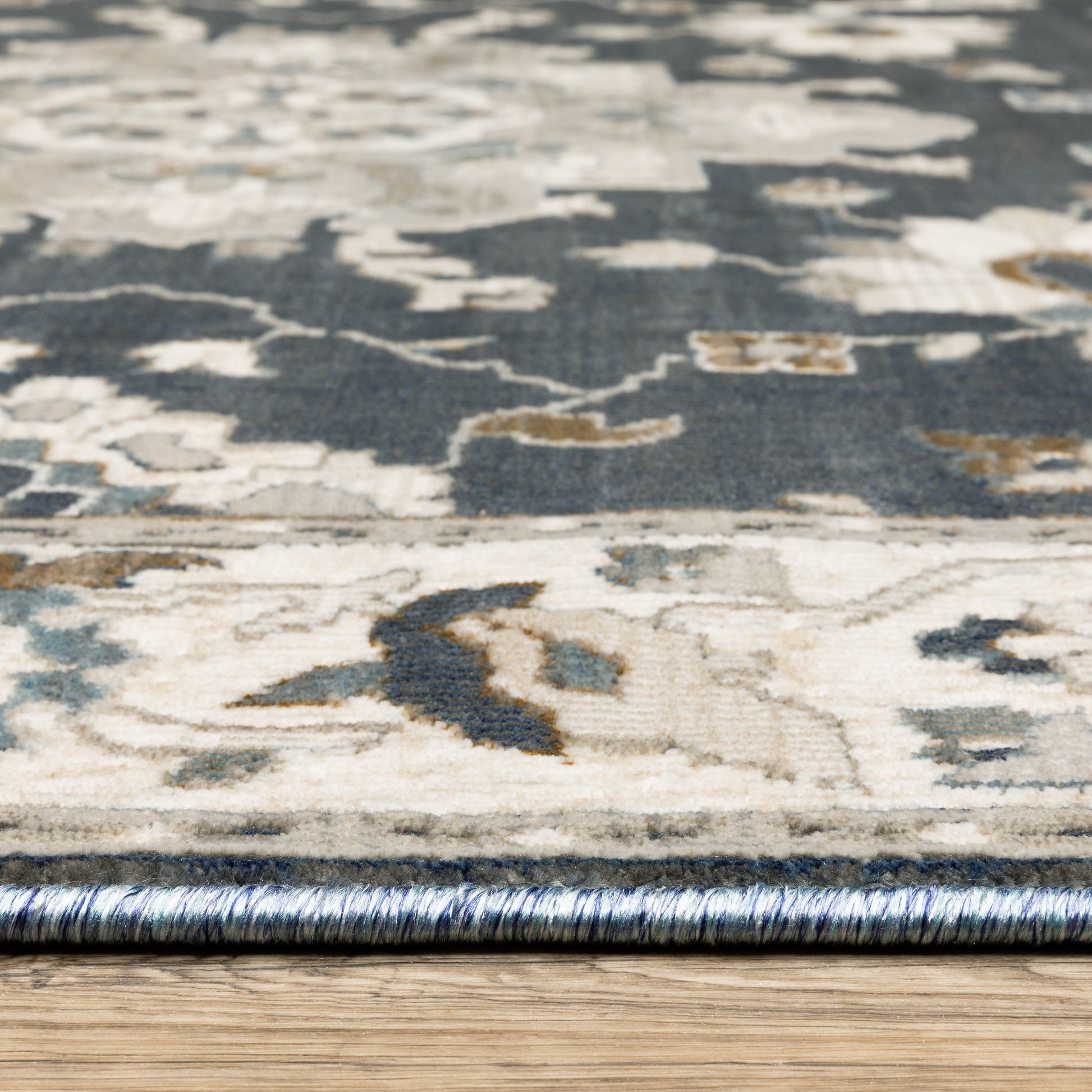 Ellington Floral Blue/ Beige Oriental Cut Pile Rug