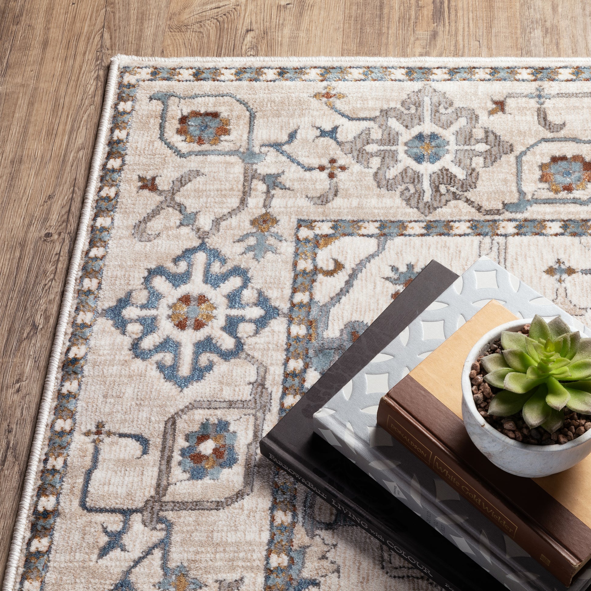 Ellington Floral Ivory/ Blue Oriental Cut Pile Rug
