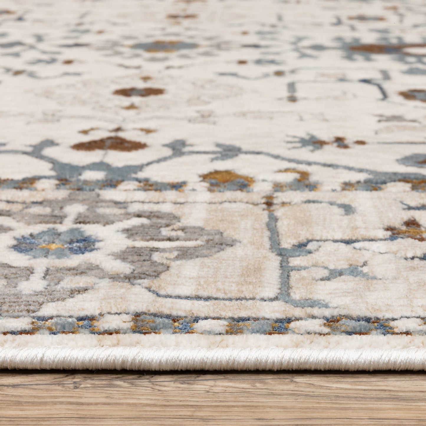 Ellington Floral Ivory/ Blue Oriental Cut Pile Rug