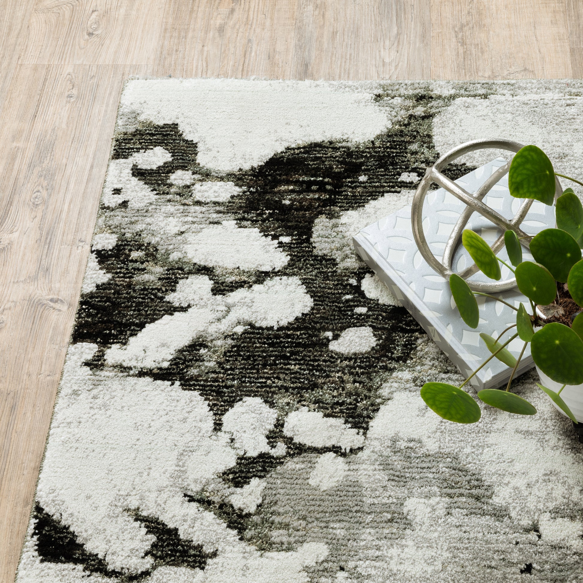 Evolution Abstract Charcoal/ White Cut Pile Rug