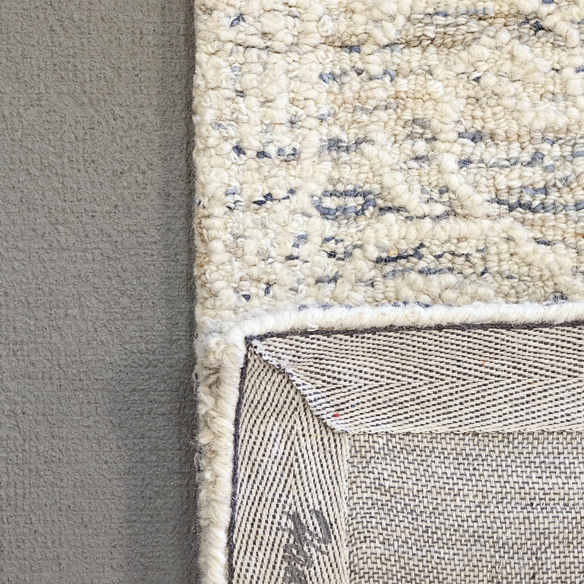 DARCY 1126 Ivory/Blue/Gold – corner