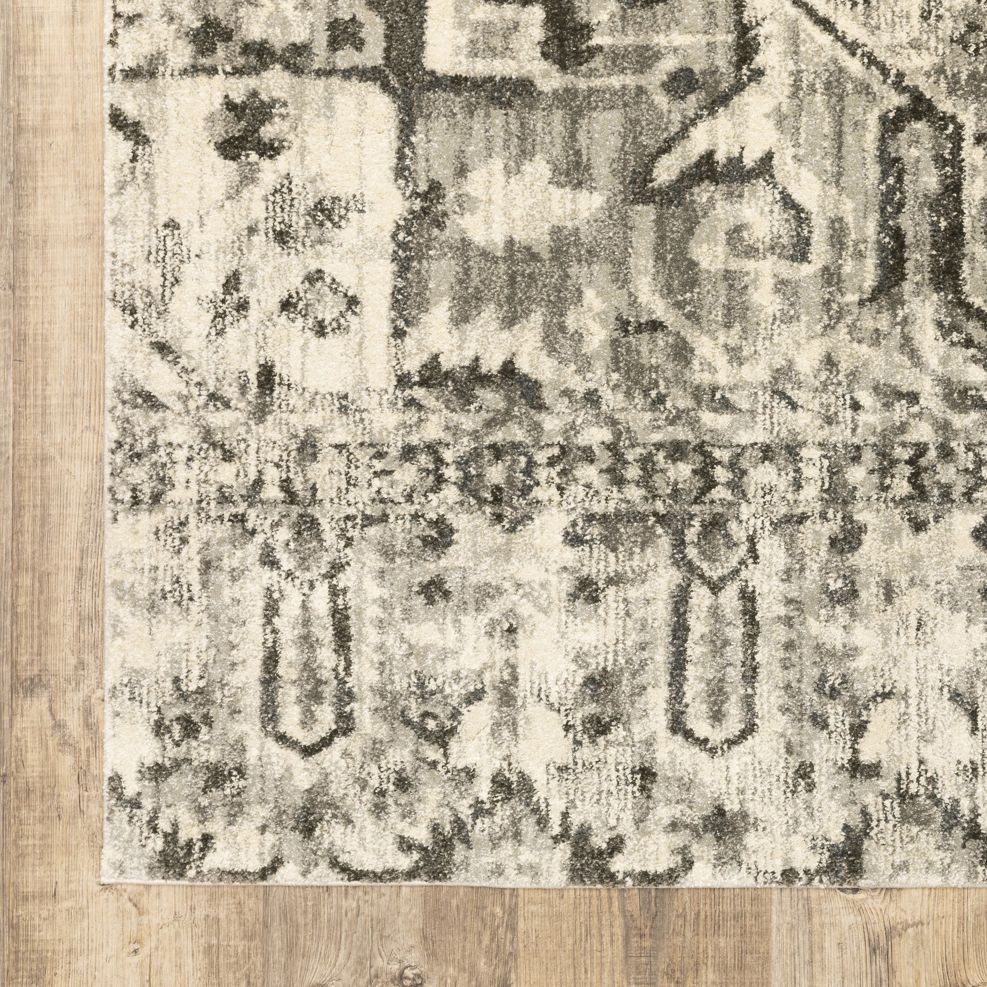 Florence Medallion Charcoal/ Ivory Distressed Cut Pile Rug