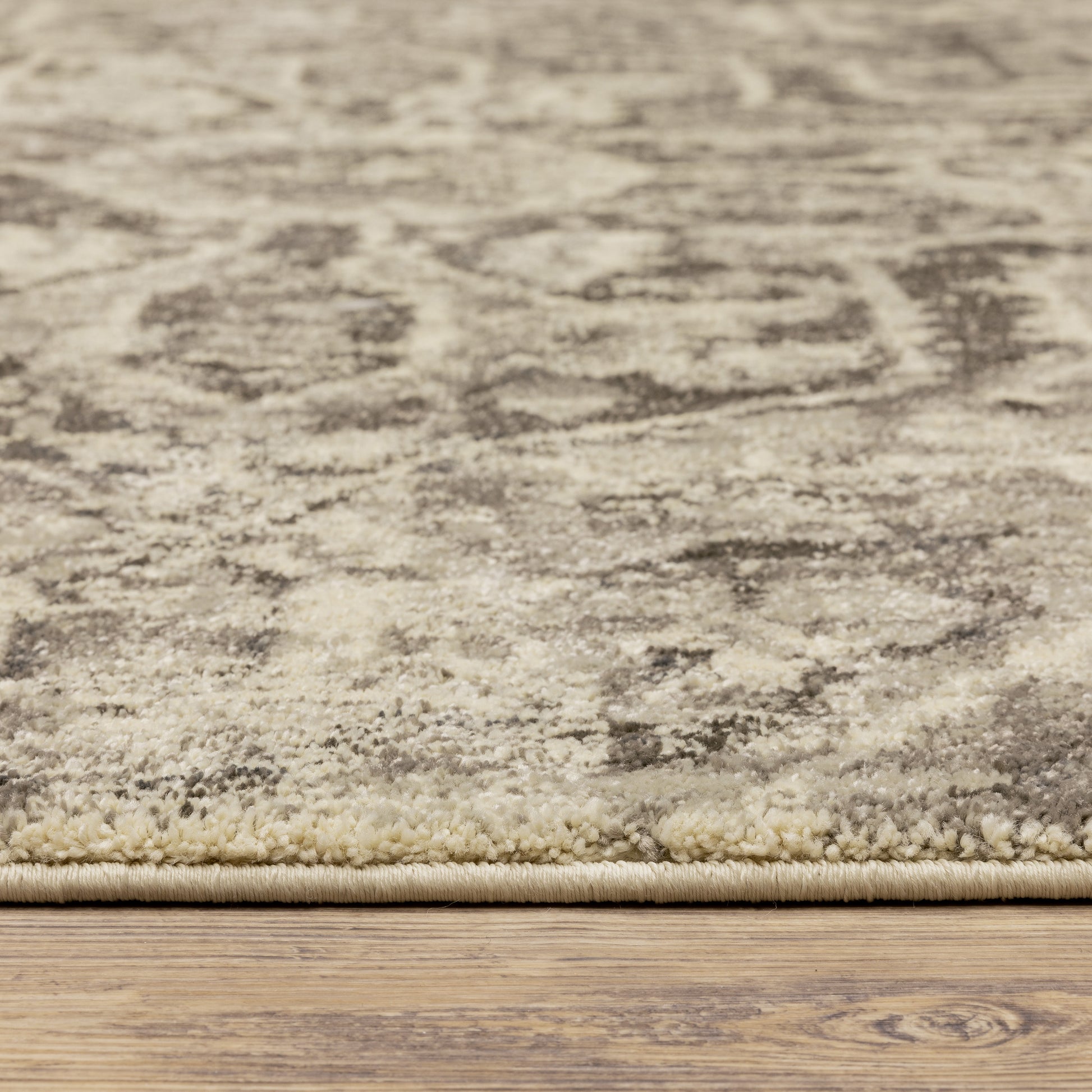 Florence Medallion Charcoal/ Ivory Distressed Cut Pile Rug