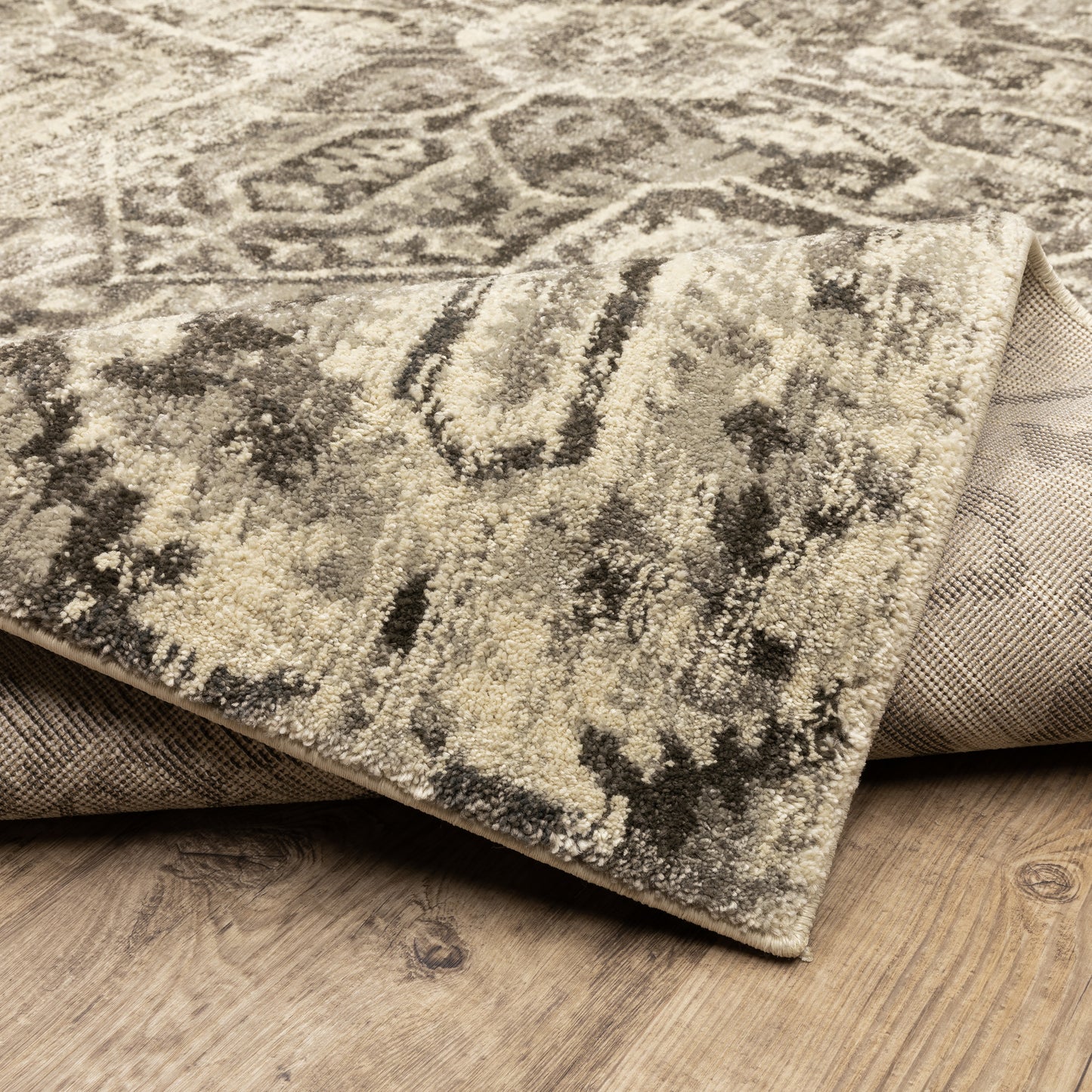 Florence Medallion Charcoal/ Ivory Distressed Cut Pile Rug