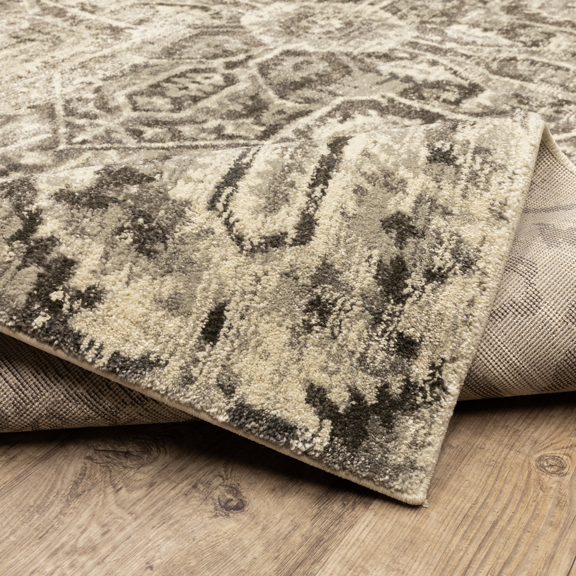 Florence Medallion Charcoal/ Ivory Distressed Cut Pile Rug