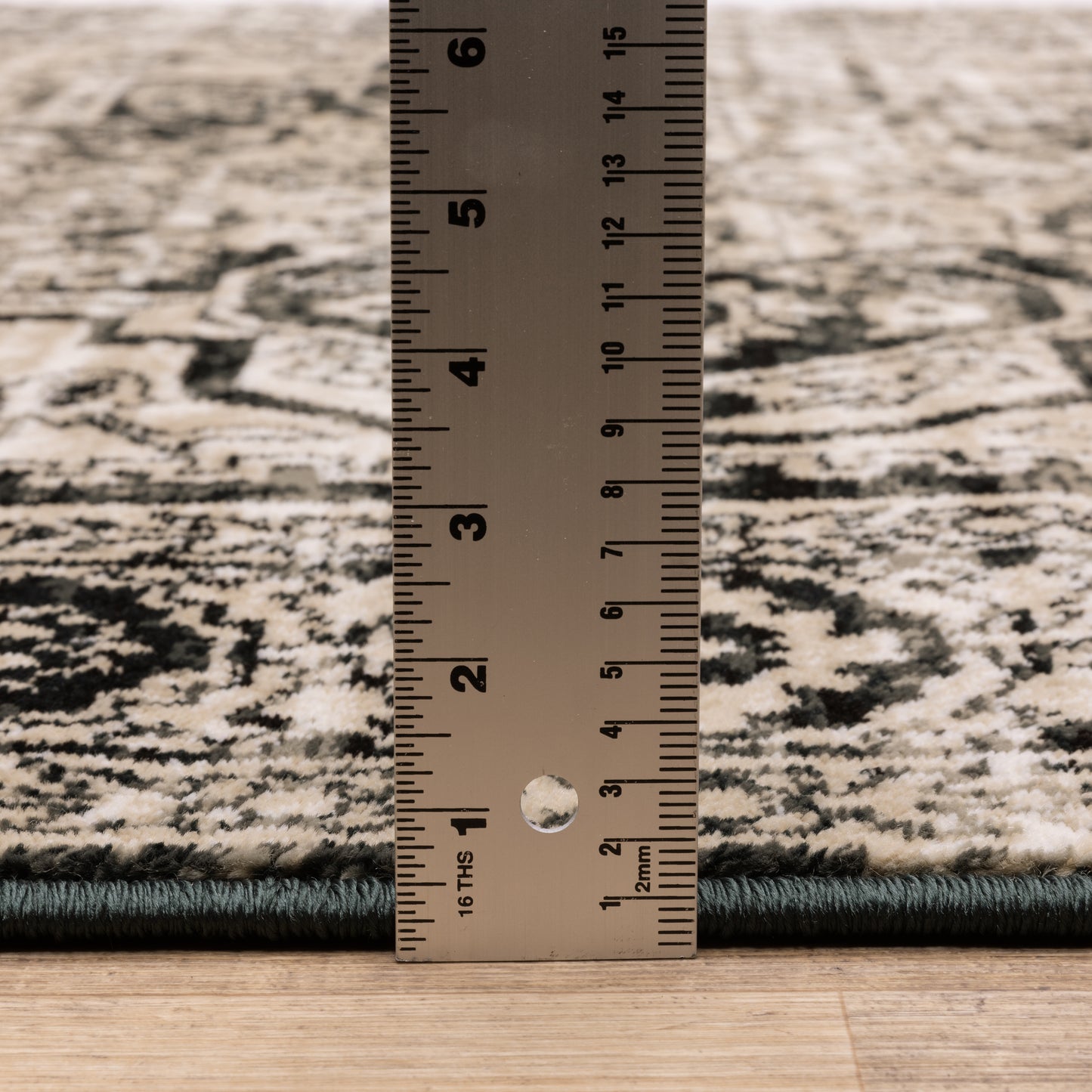 Georgia Medallion Grey/ Black Distressed Cut Pile Rug