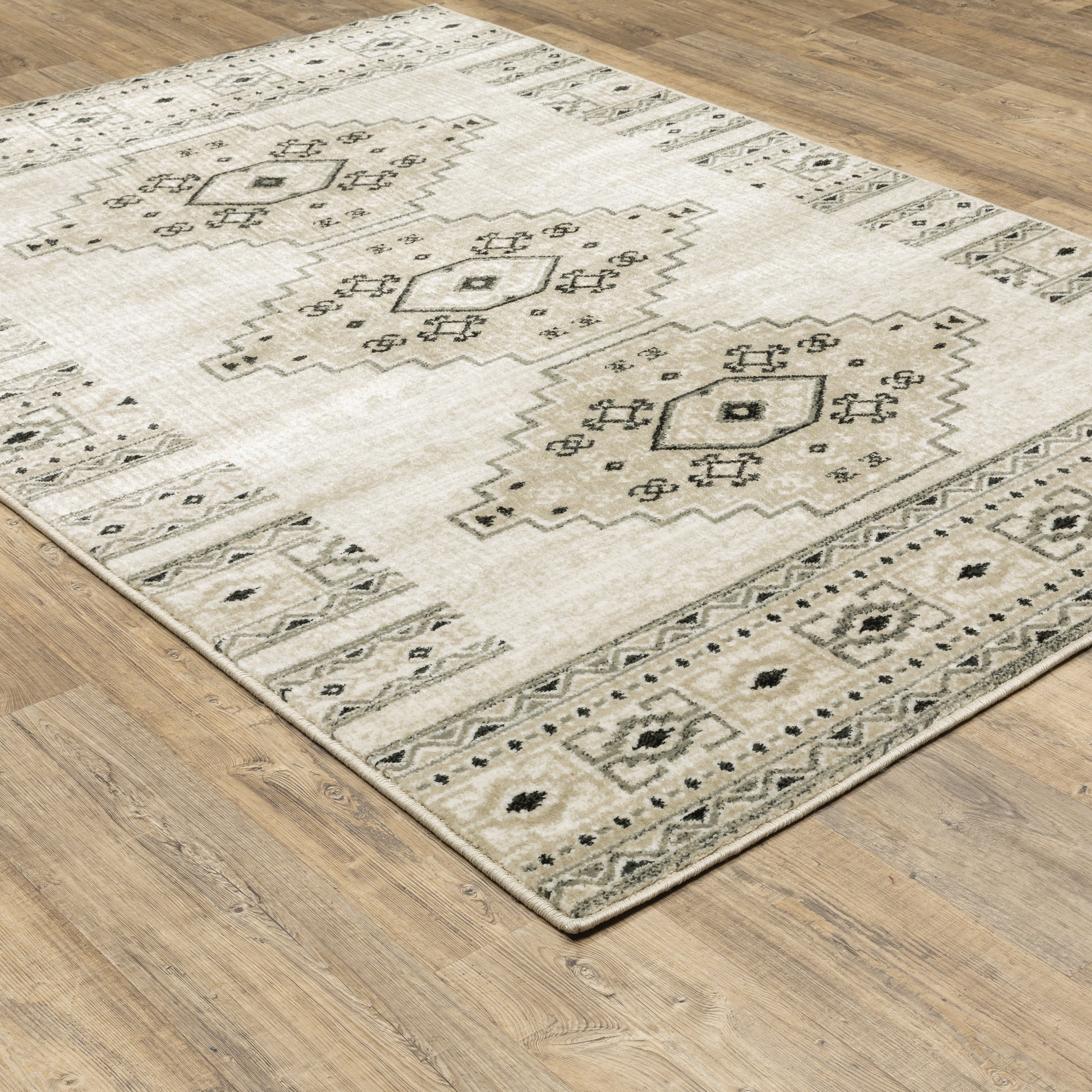 Georgia 643A0 Ivory Southwest/Lodge Rug
