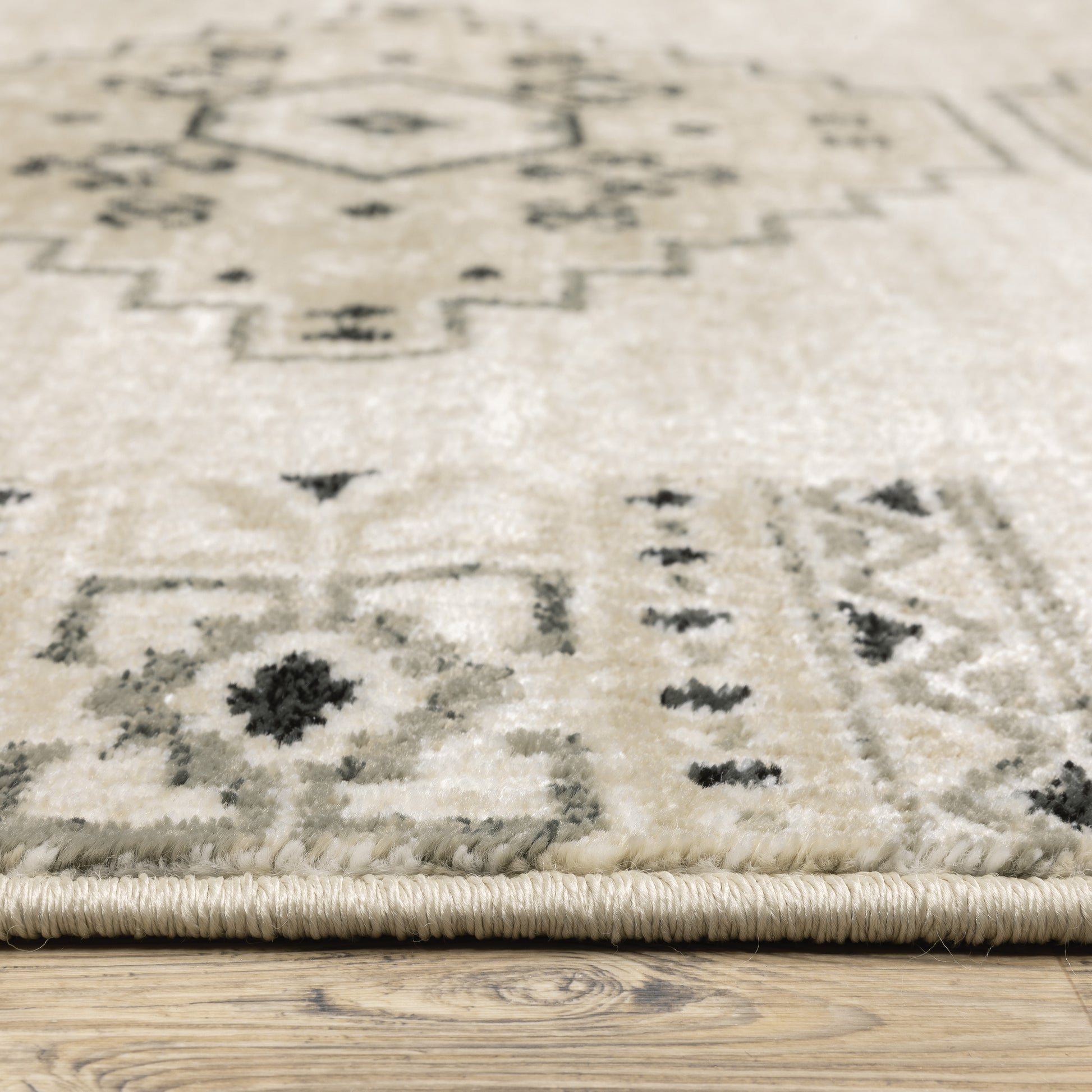 Georgia Southwest/Lodge Ivory/ Grey Cut Pile Rug
