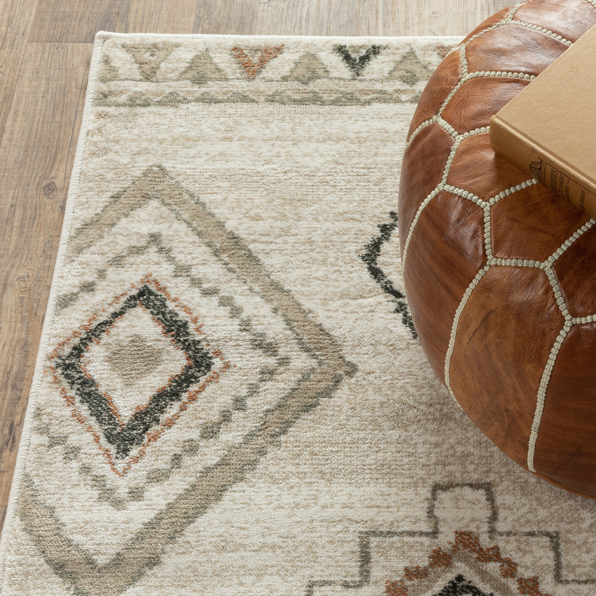 Georgia Tribal Ivory/ Orange Southwest/Lodge Cut Pile Rug