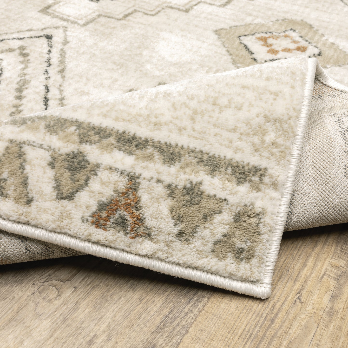 Georgia Tribal Ivory/ Orange Southwest/Lodge Cut Pile Rug