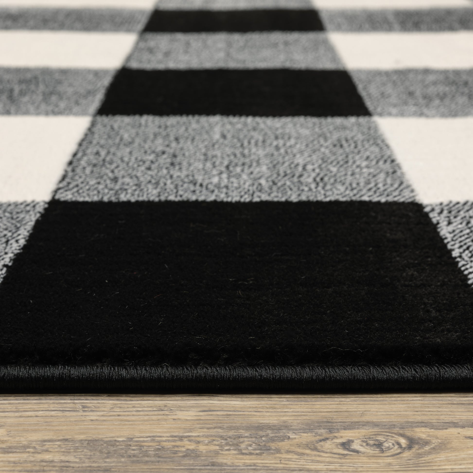 Georgia Geometric Black/ Ivory Cut Pile Rug