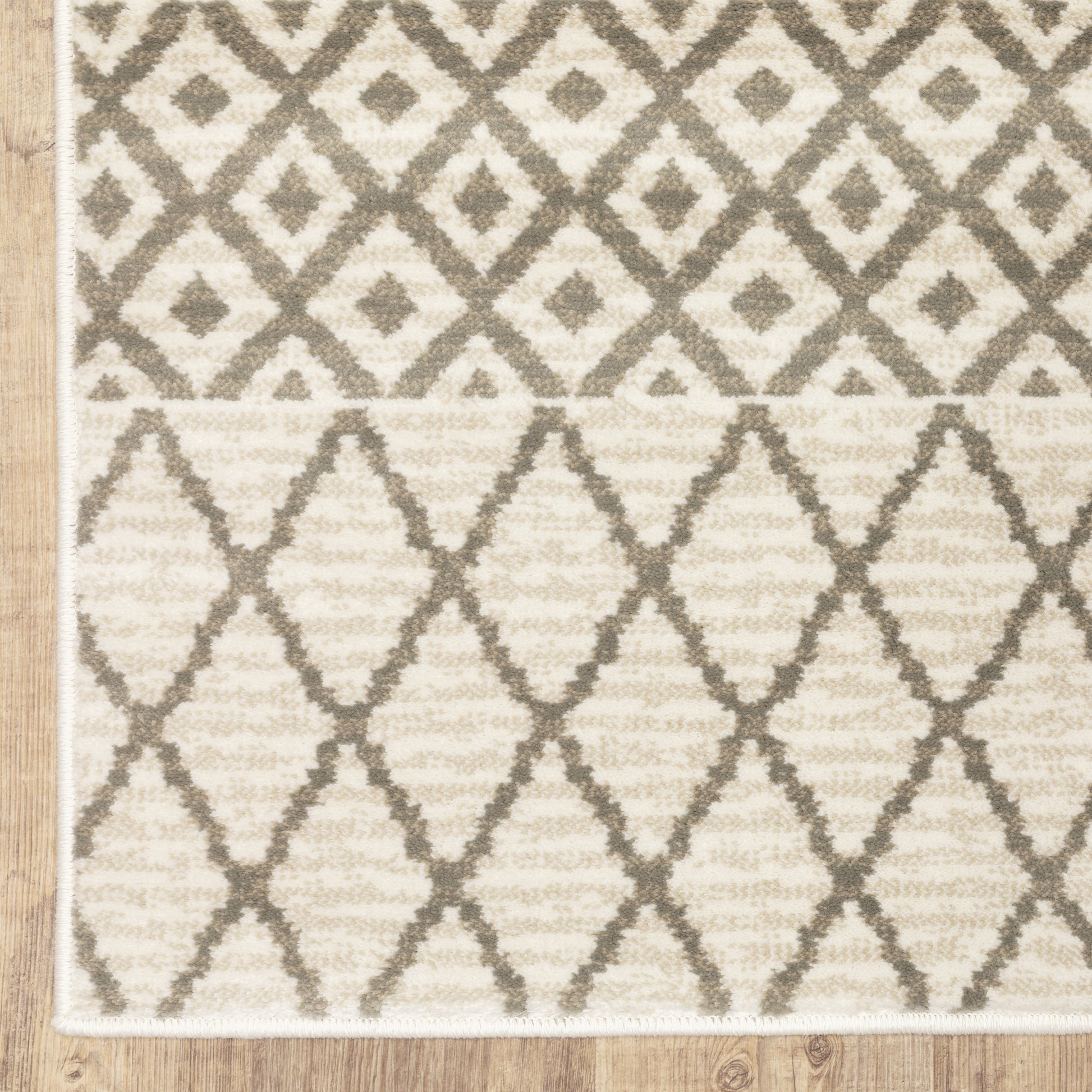 Georgia Southwest/Lodge Ivory/ Grey Tribal Cut Pile Rug