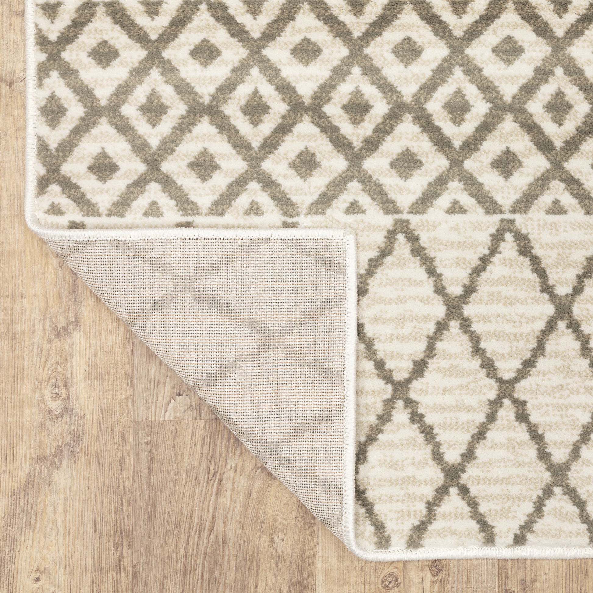Georgia Southwest/Lodge Ivory/ Grey Tribal Cut Pile Rug