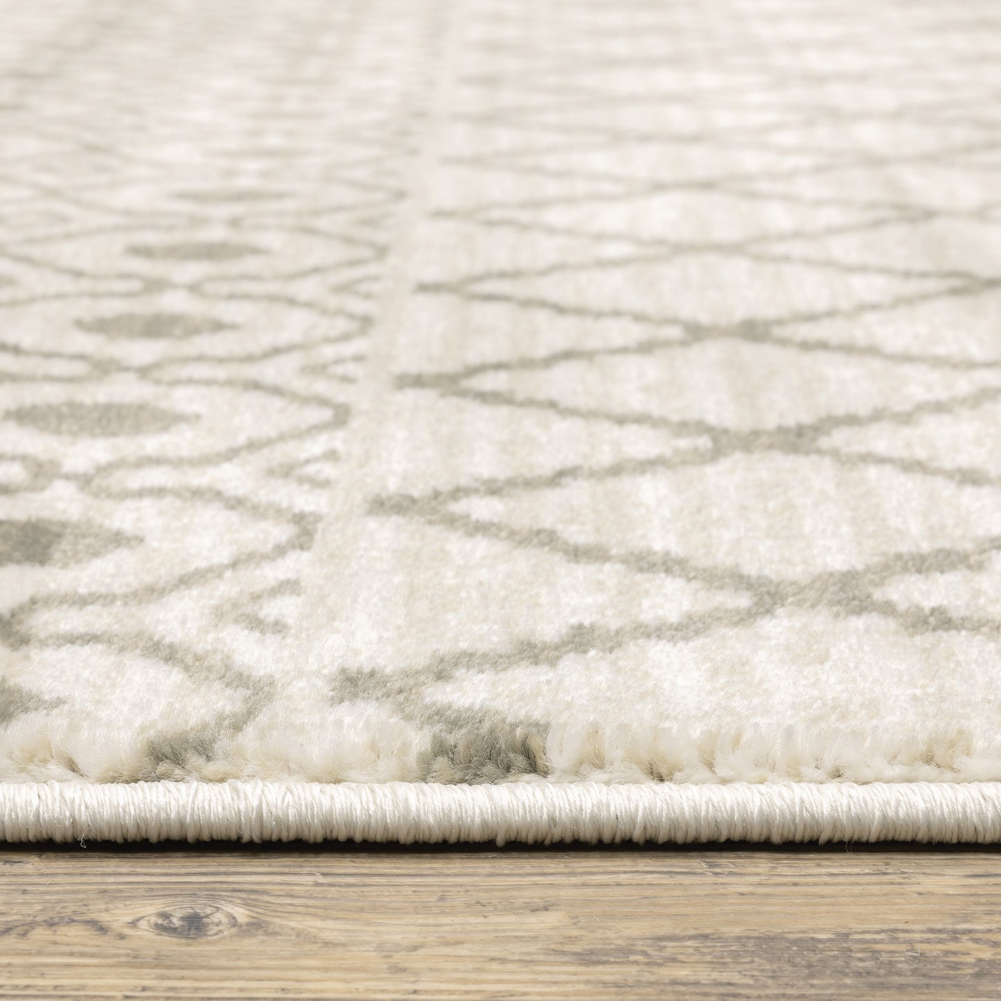 Georgia Southwest/Lodge Ivory/ Grey Tribal Cut Pile Rug