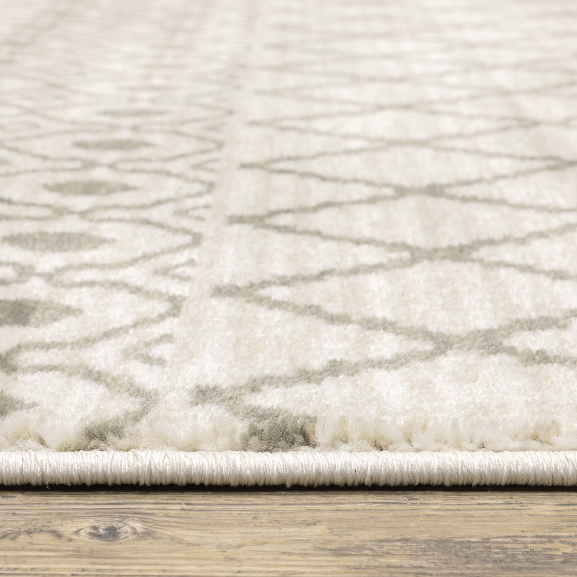 Georgia Southwest/Lodge Ivory/ Grey Tribal Cut Pile Rug