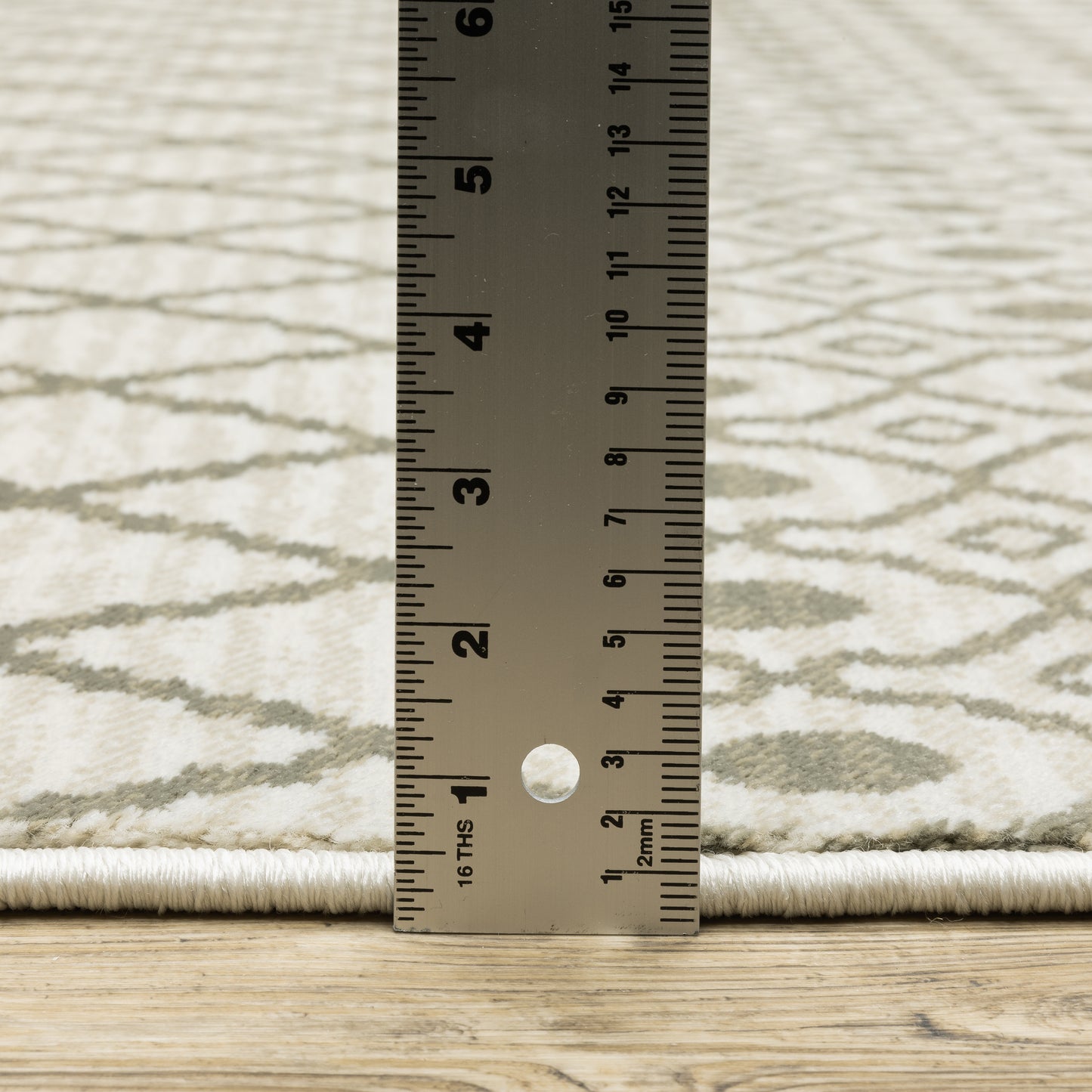 Georgia Southwest/Lodge Ivory/ Grey Tribal Cut Pile Rug