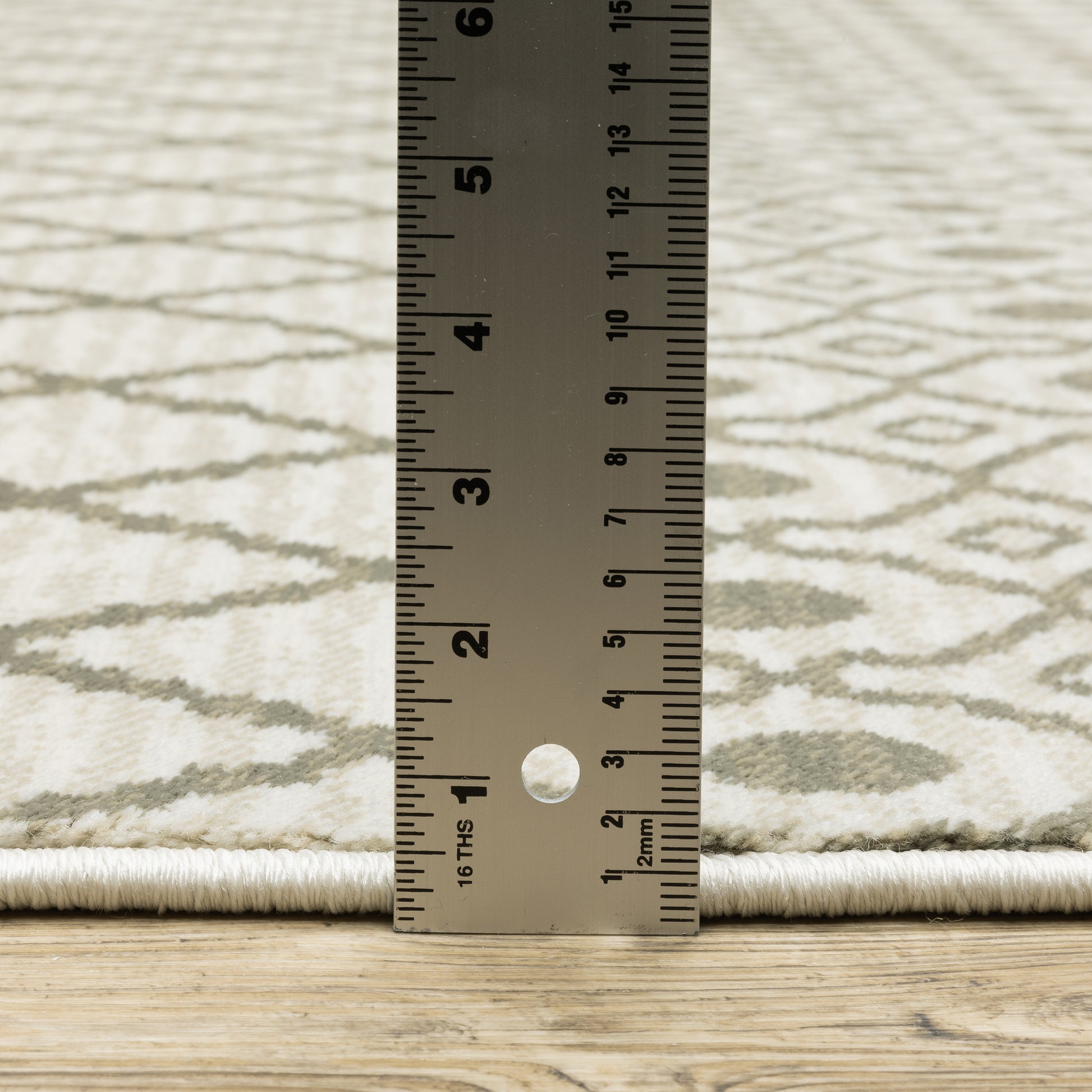 Georgia Southwest/Lodge Ivory/ Grey Tribal Cut Pile Rug