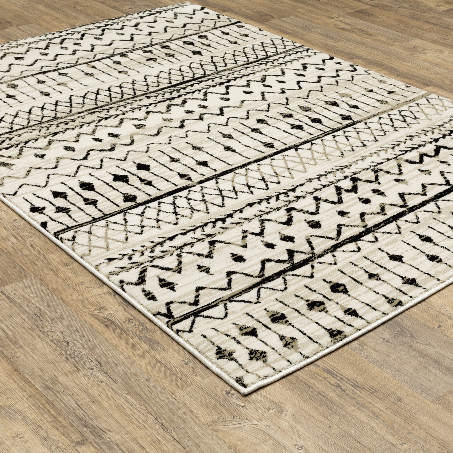 Georgia 8826E Ivory Tribal Rug
