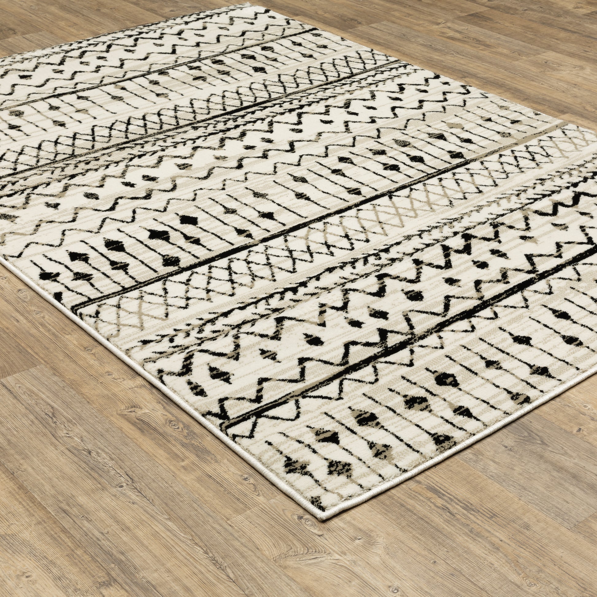 Georgia 8826E Ivory Tribal Rug