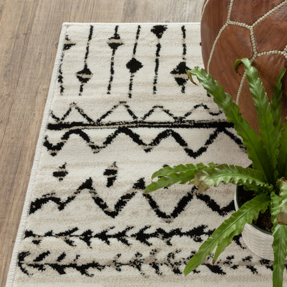 Georgia Tribal Ivory/ Black Distressed Cut Pile Rug