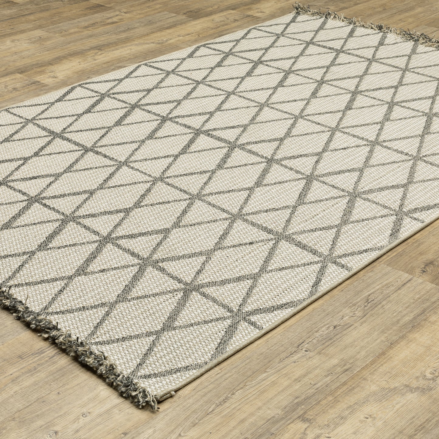 Gillian 1331V Beige Lattice Rug