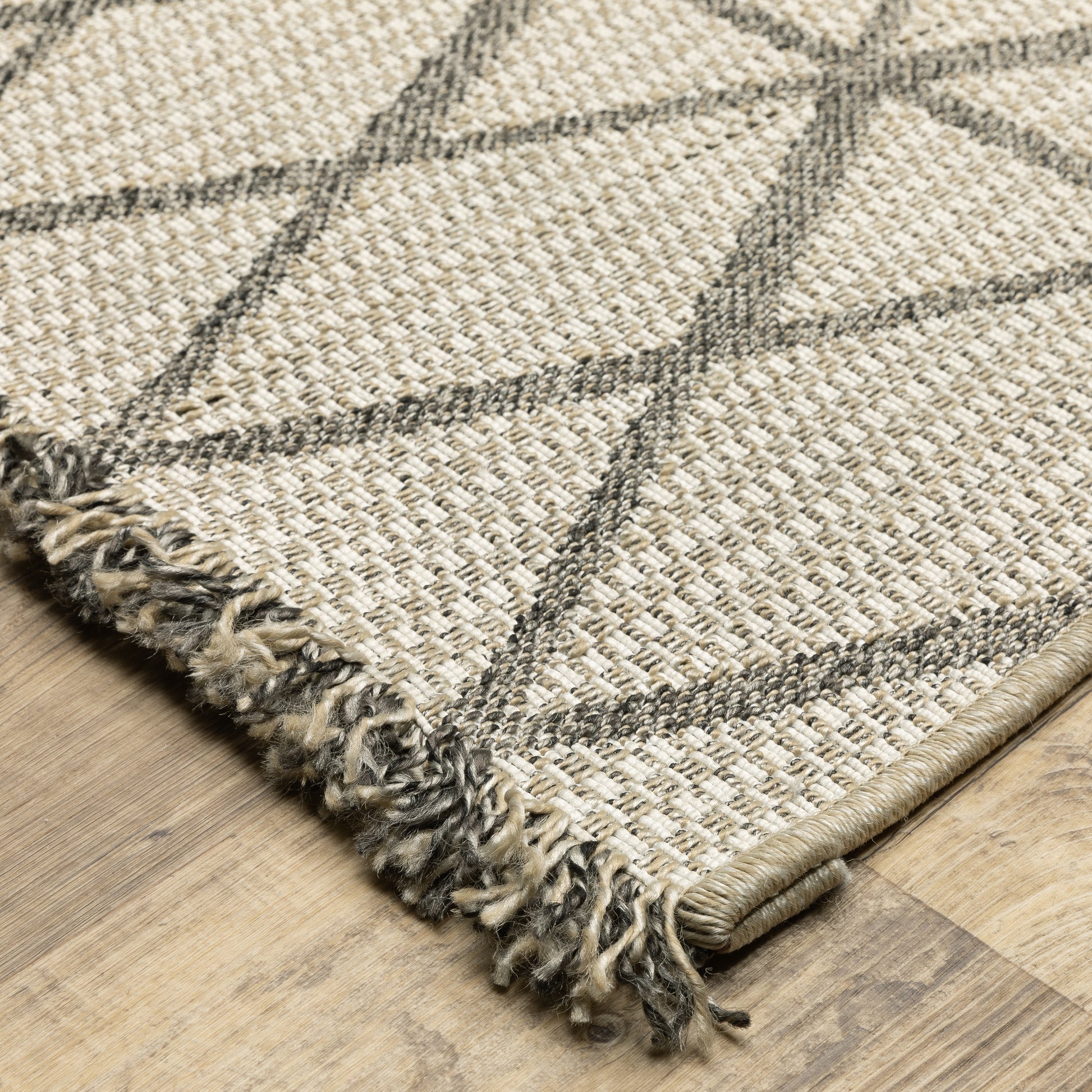 Gillian 1331V Beige Lattice Rug