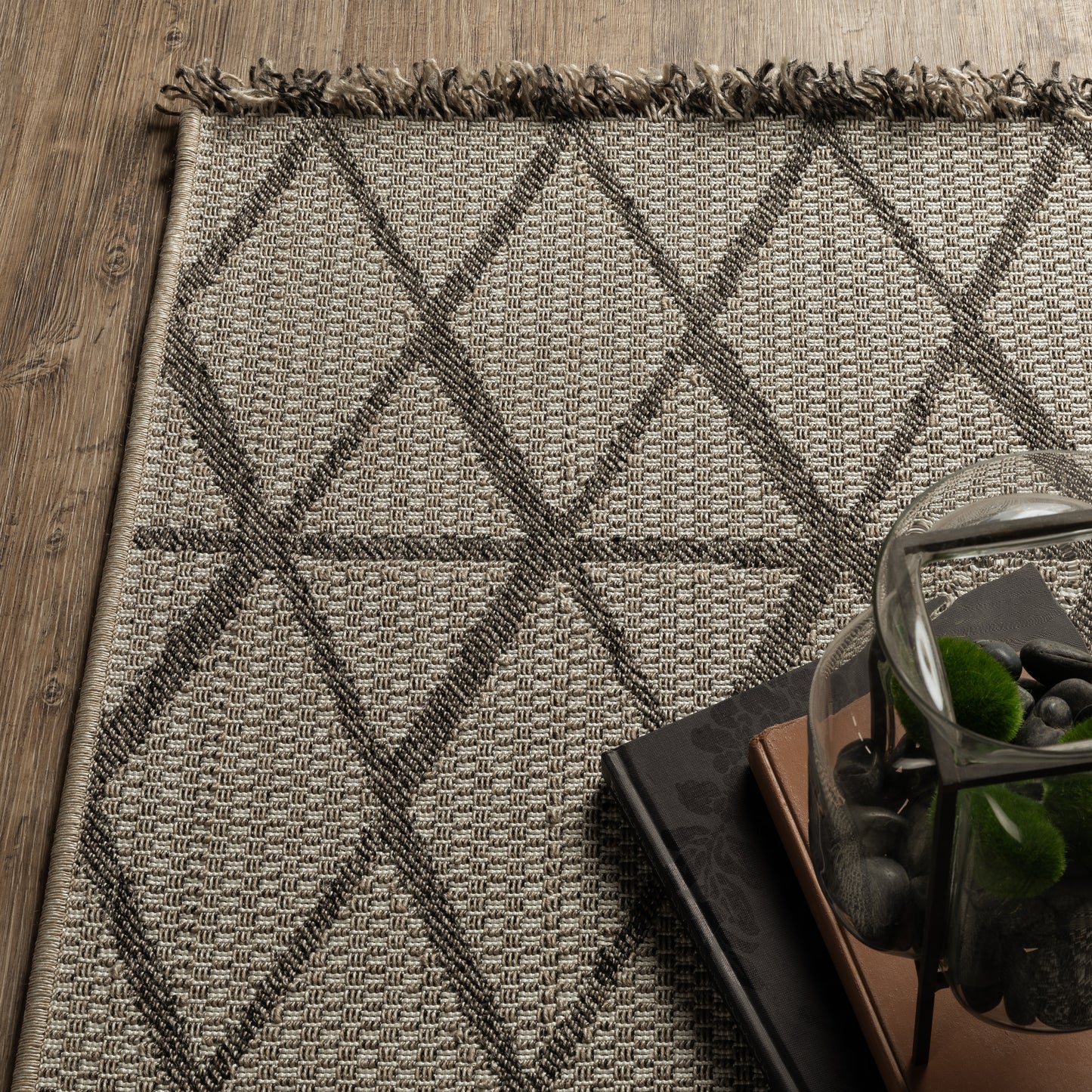 Gillian Lattice Beige/ Black Geometric Flat Weave Rug