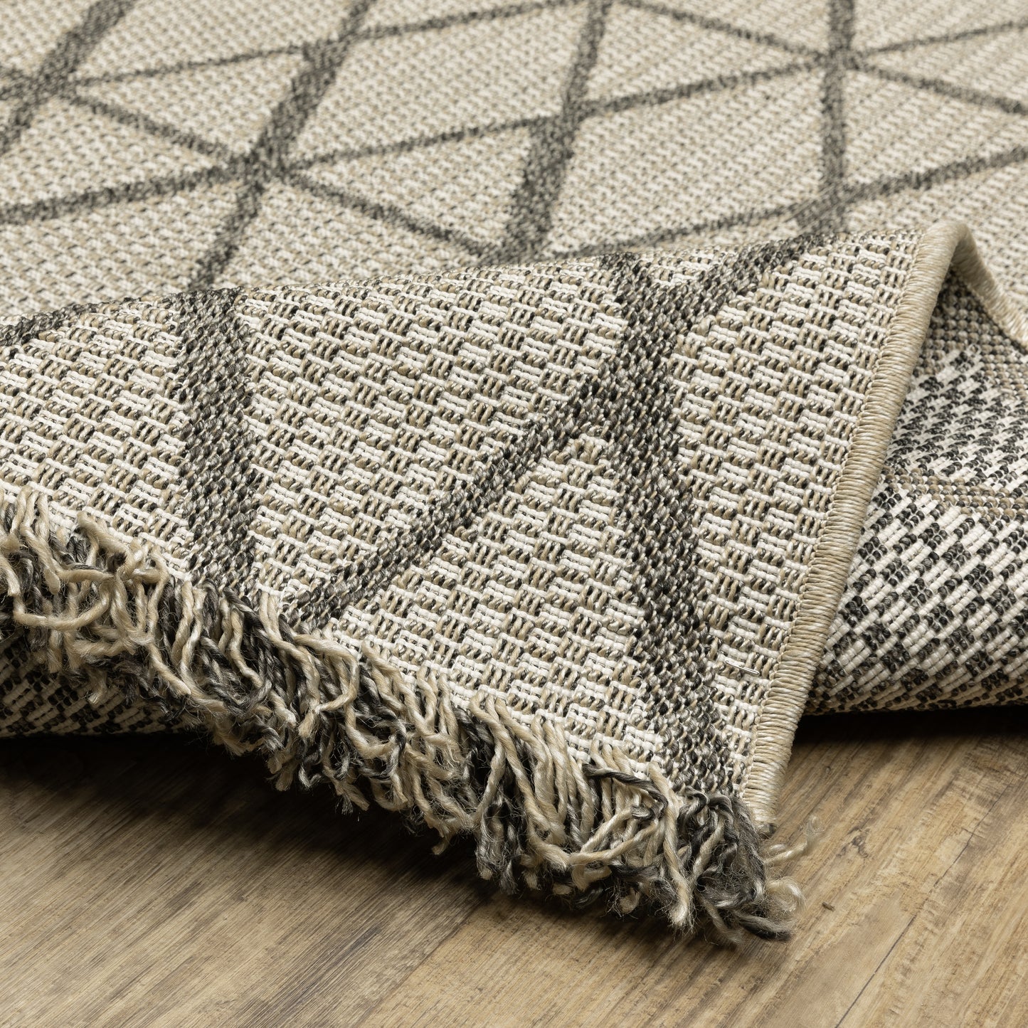 Gillian Lattice Beige/ Black Geometric Flat Weave Rug