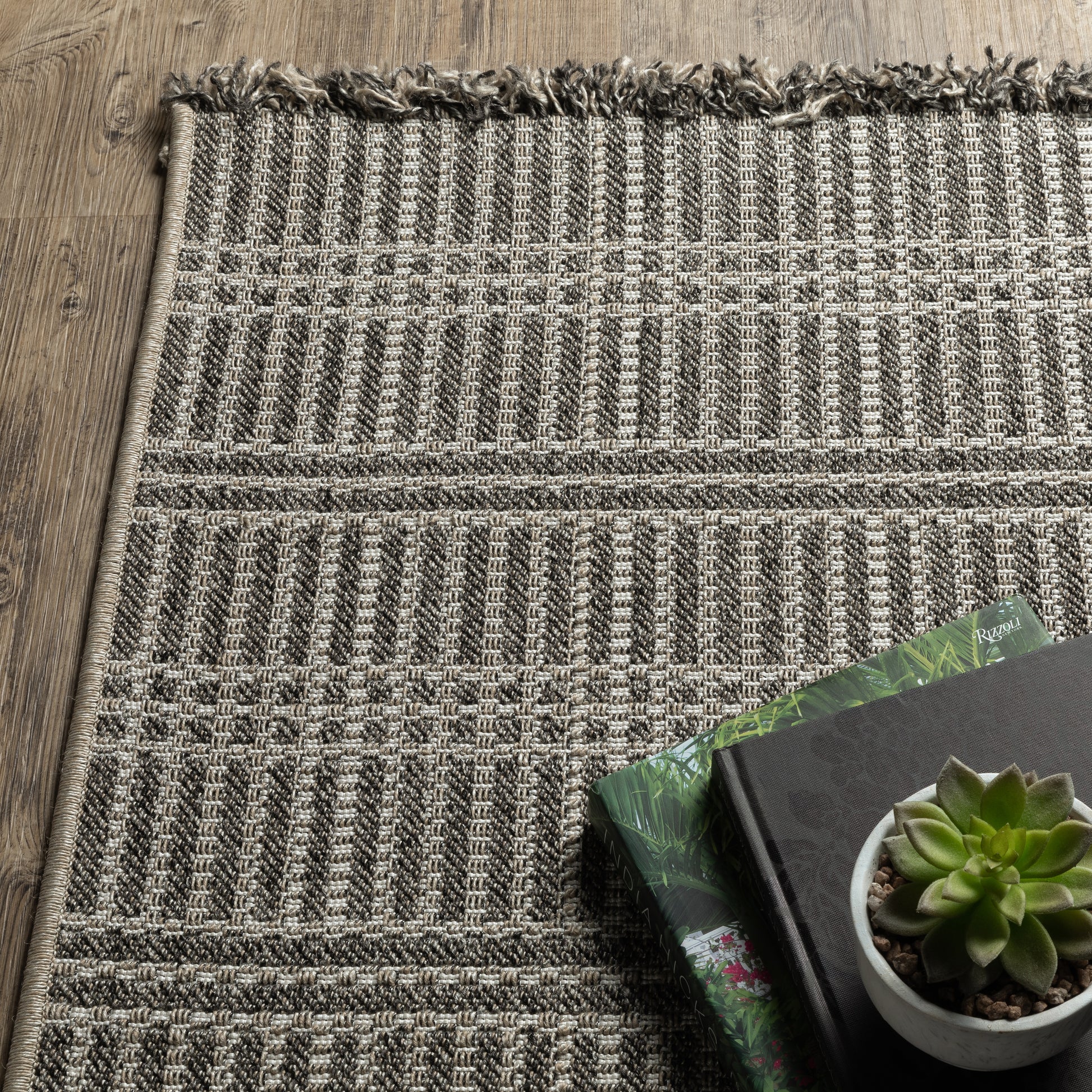 Gillian Stripe Beige/ Black Geometric Flat Weave Rug