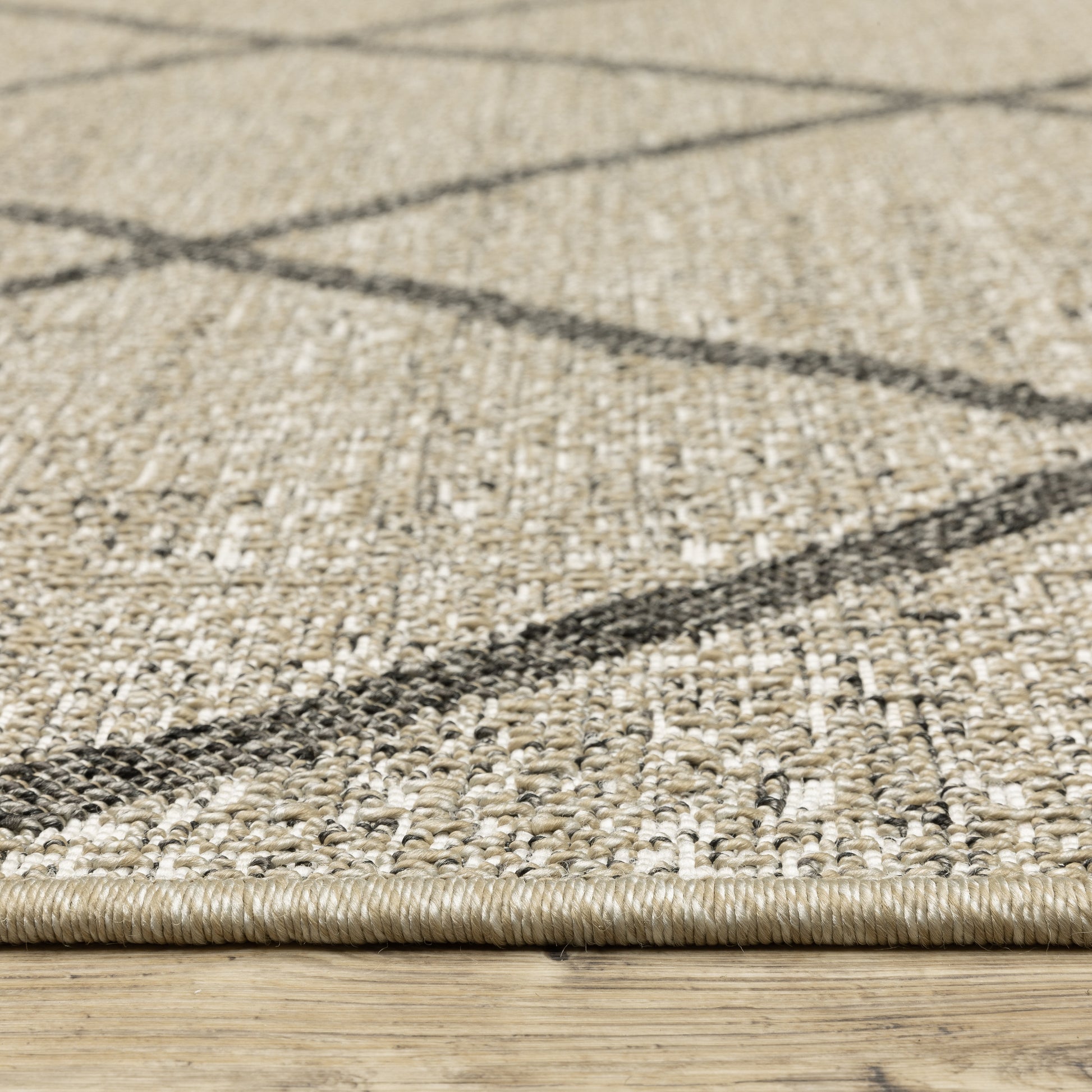 Gillian Lattice Beige/ Black Geometric Flat Weave Rug
