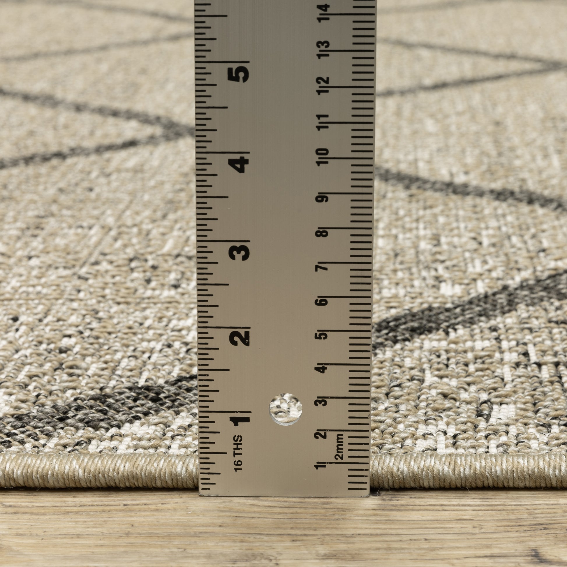 Gillian Lattice Beige/ Black Geometric Flat Weave Rug