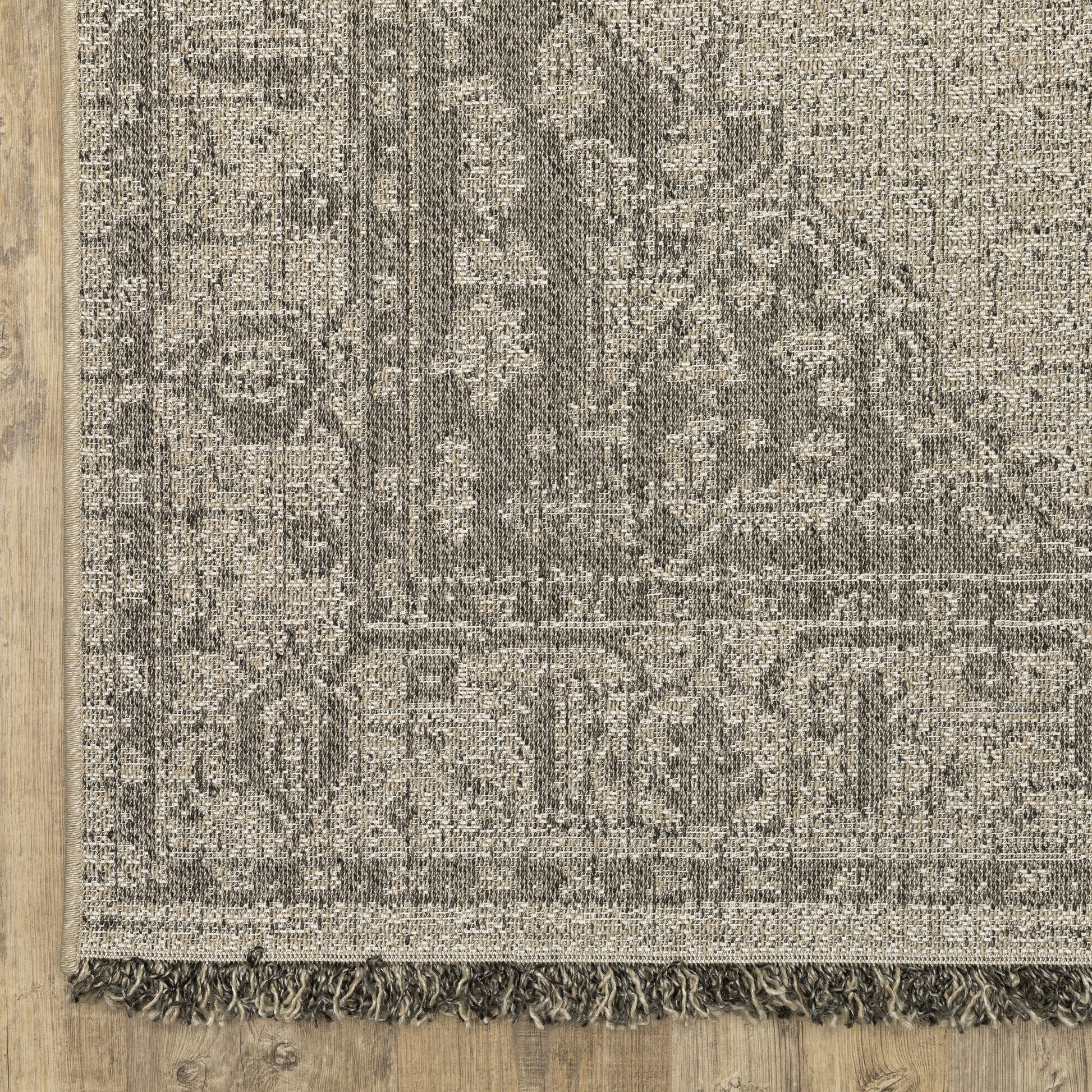 Gillian Medallion Beige/ Black Distressed Flat Weave Rug