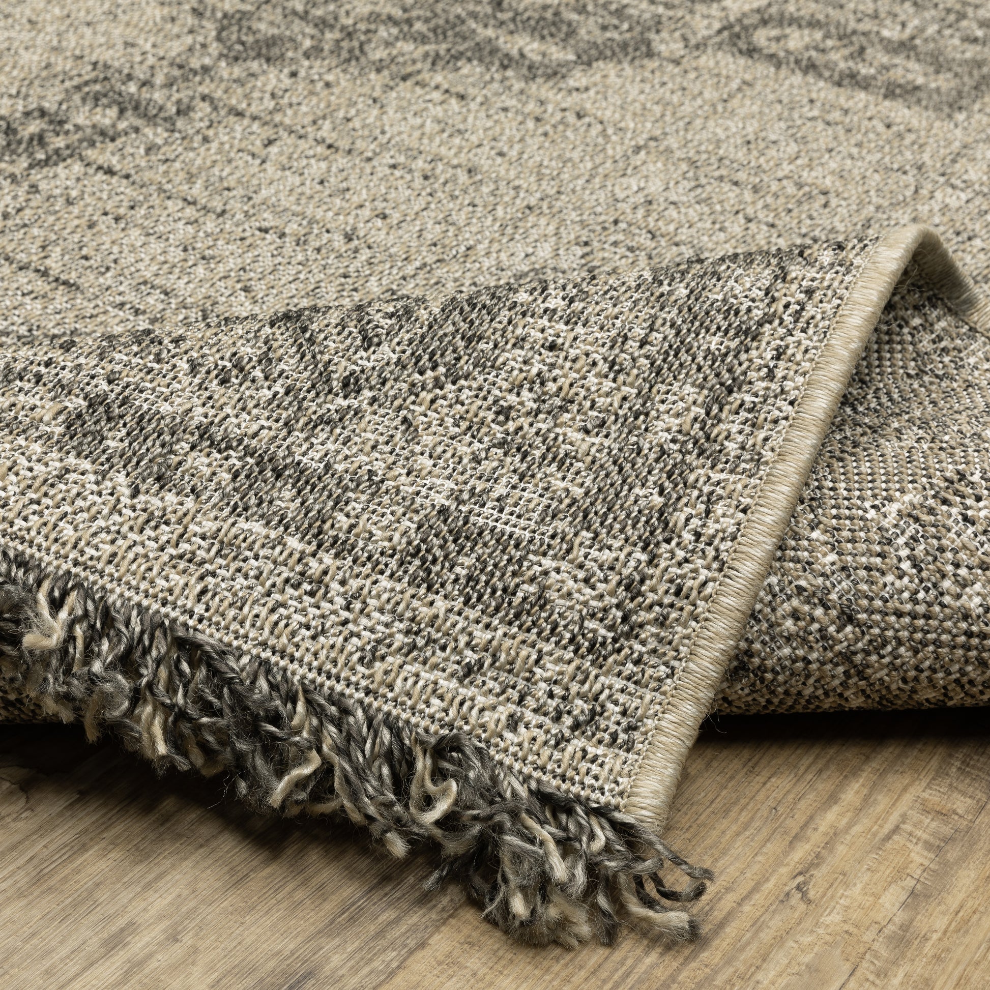 Gillian Medallion Beige/ Black Distressed Flat Weave Rug