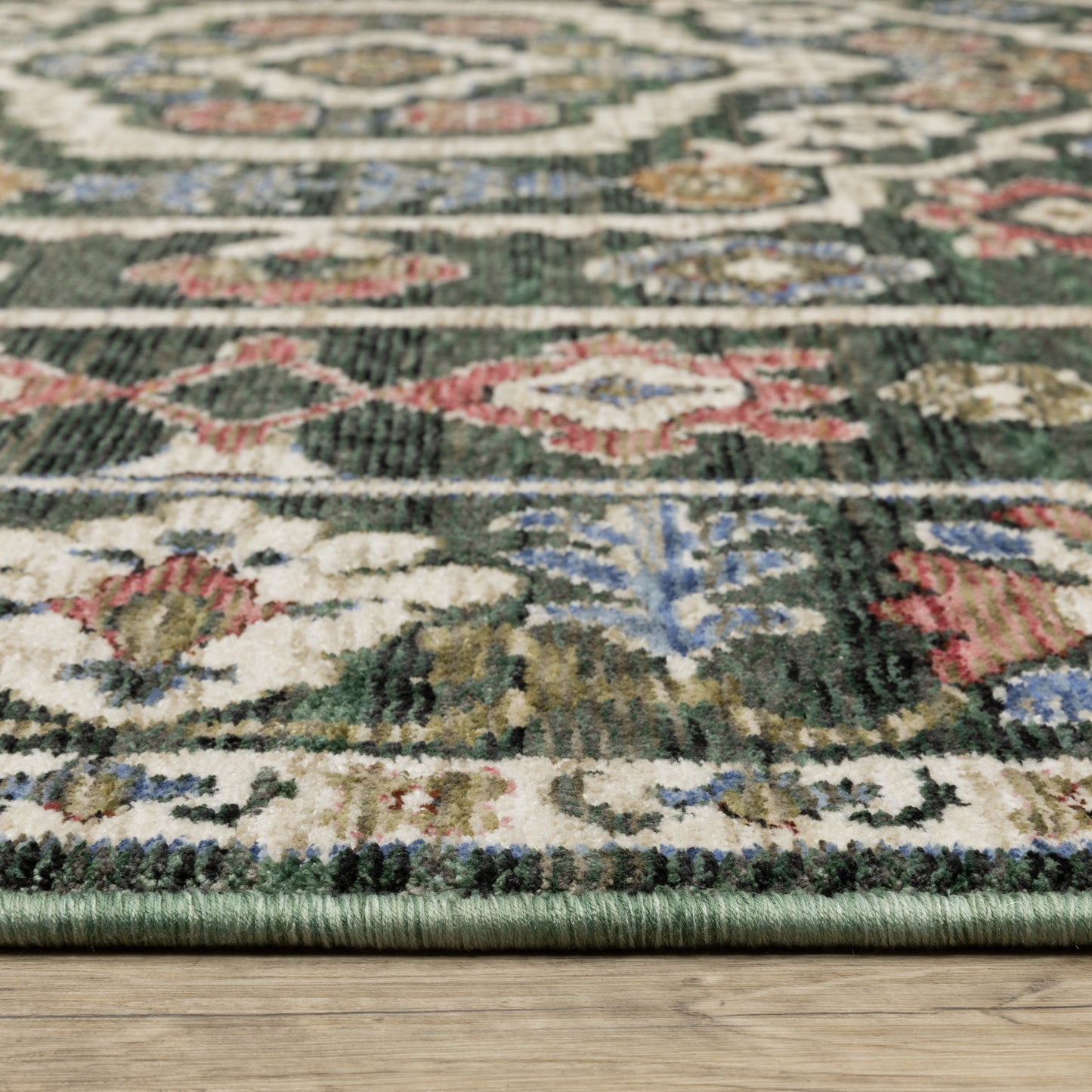 Hastings Medallion Green/ Pink Floral Cut Pile Rug