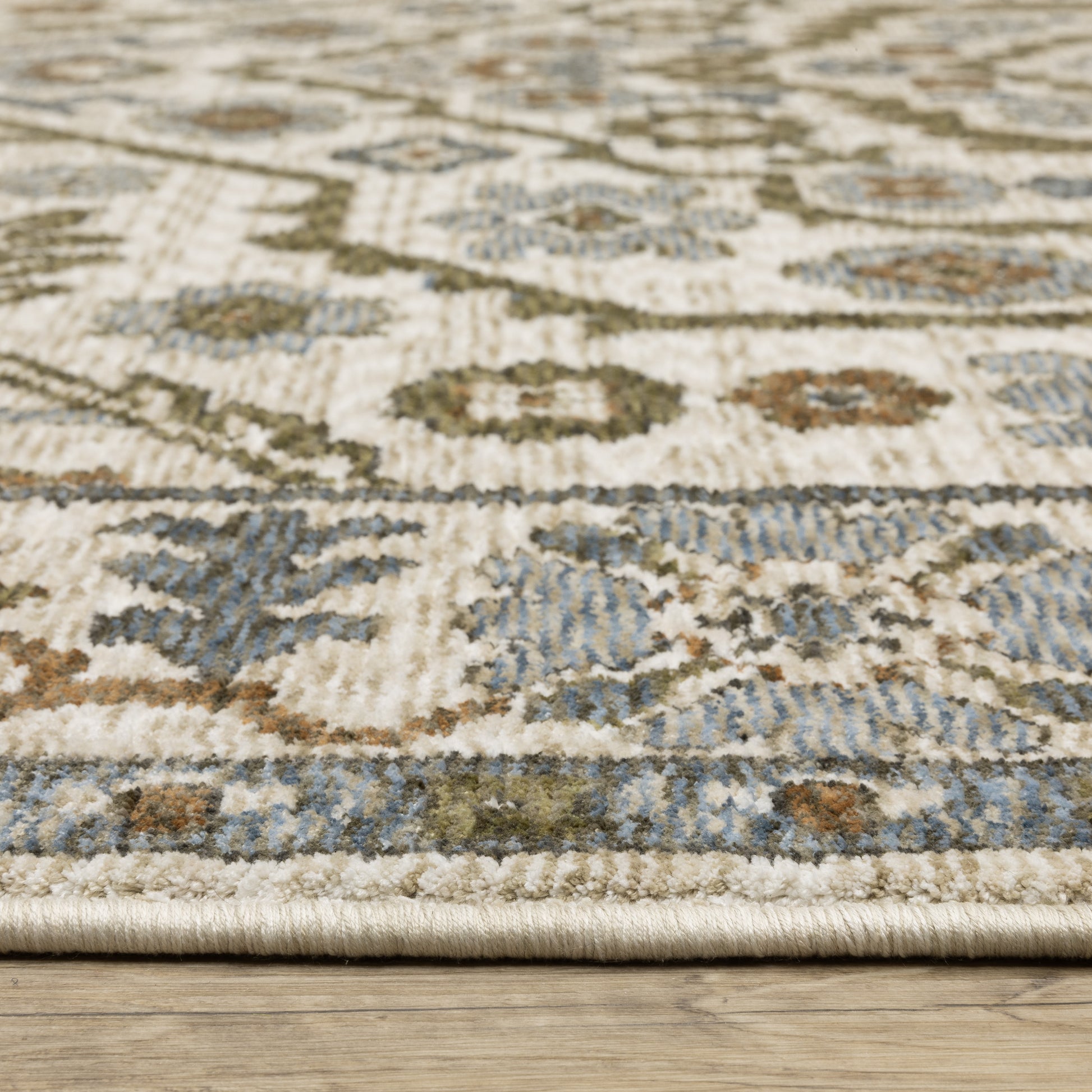 Hastings Medallion Ivory/ Green Floral Cut Pile Rug